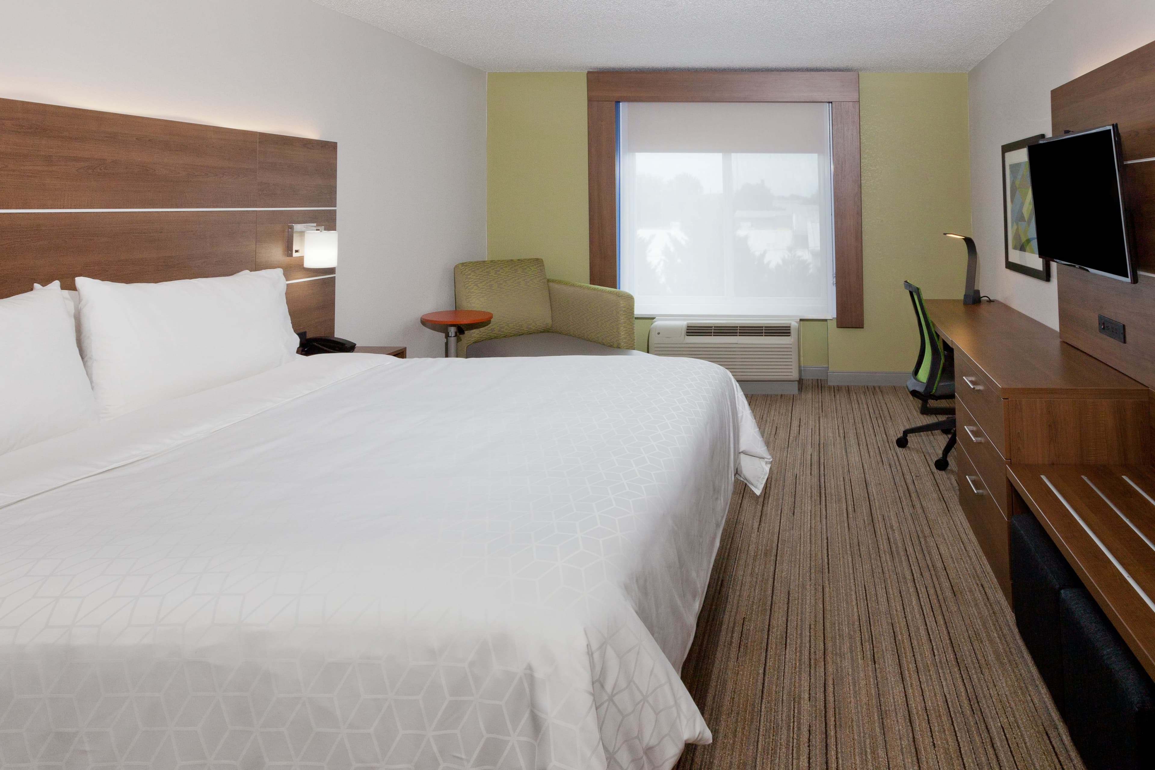 Holiday Inn Express & Suites Dothan North - Image 2
