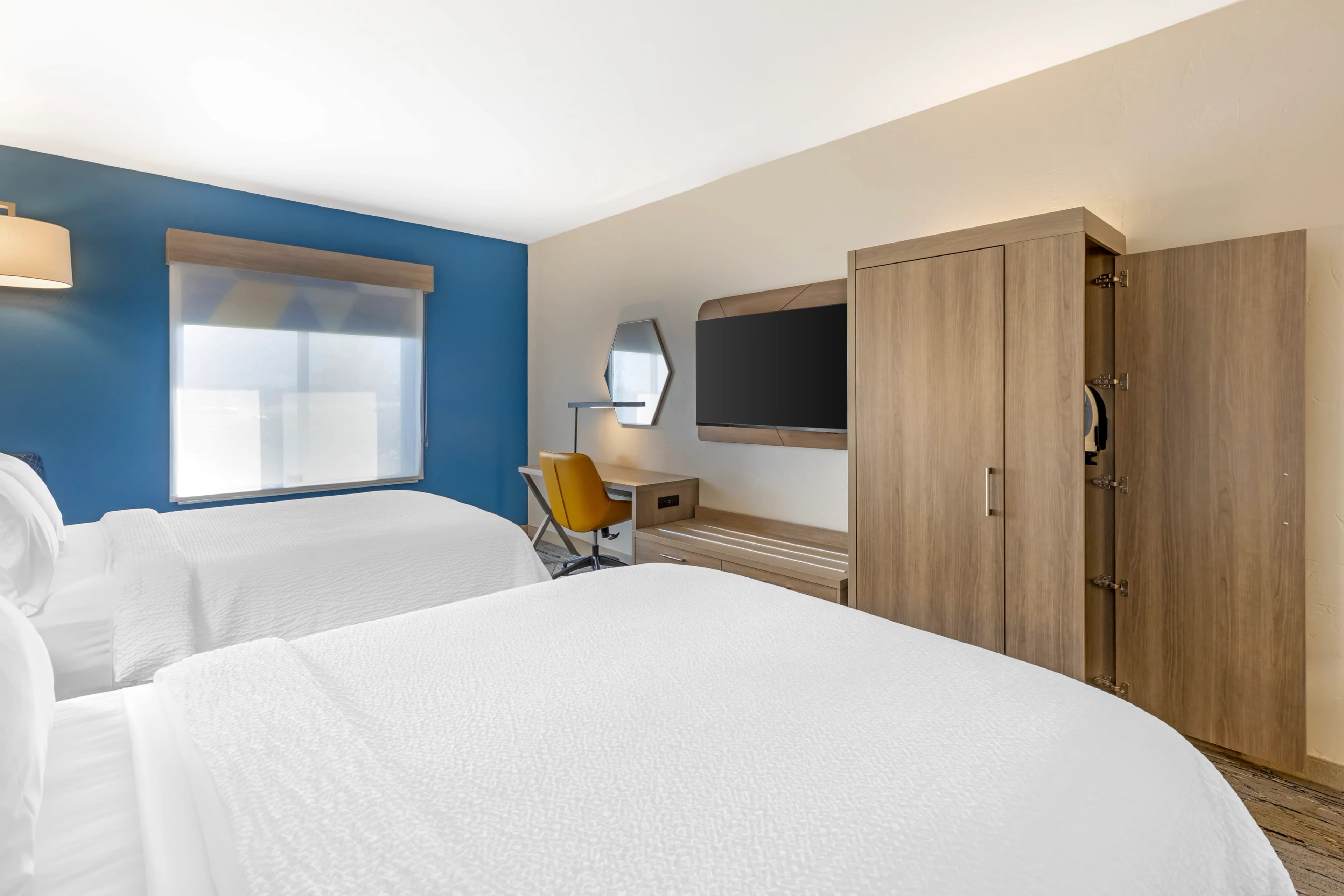 Holiday Inn Express & Suites Douglas — 42