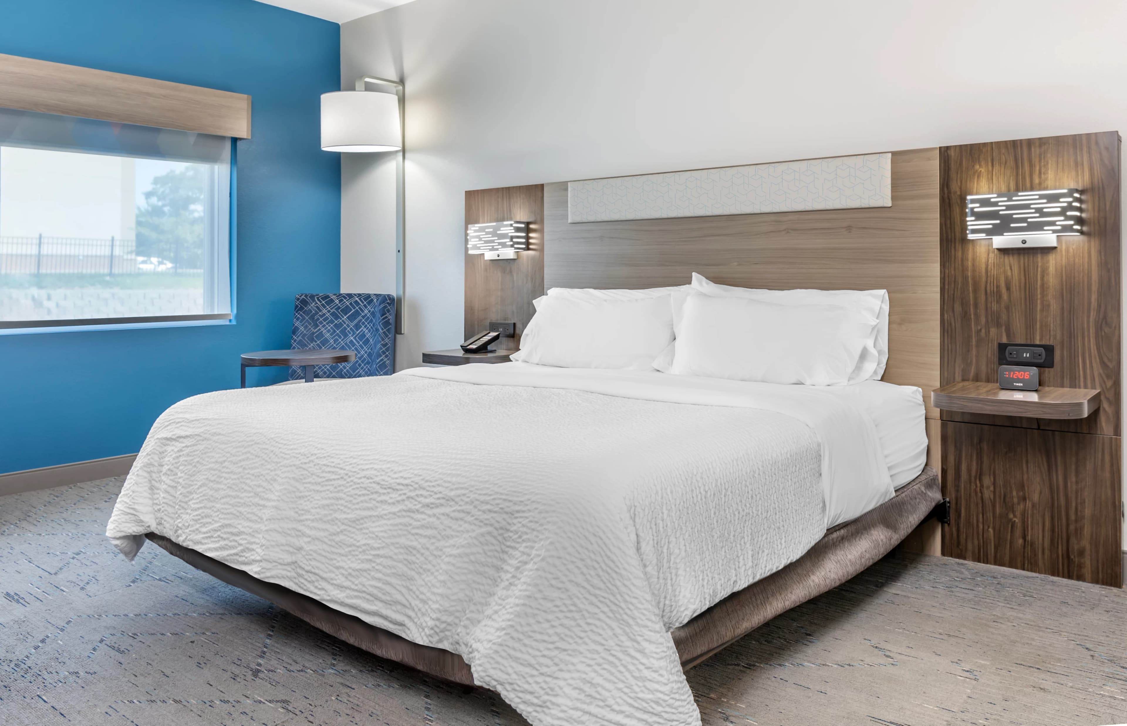 Holiday Inn Express & Suites Dry Ridge — 10