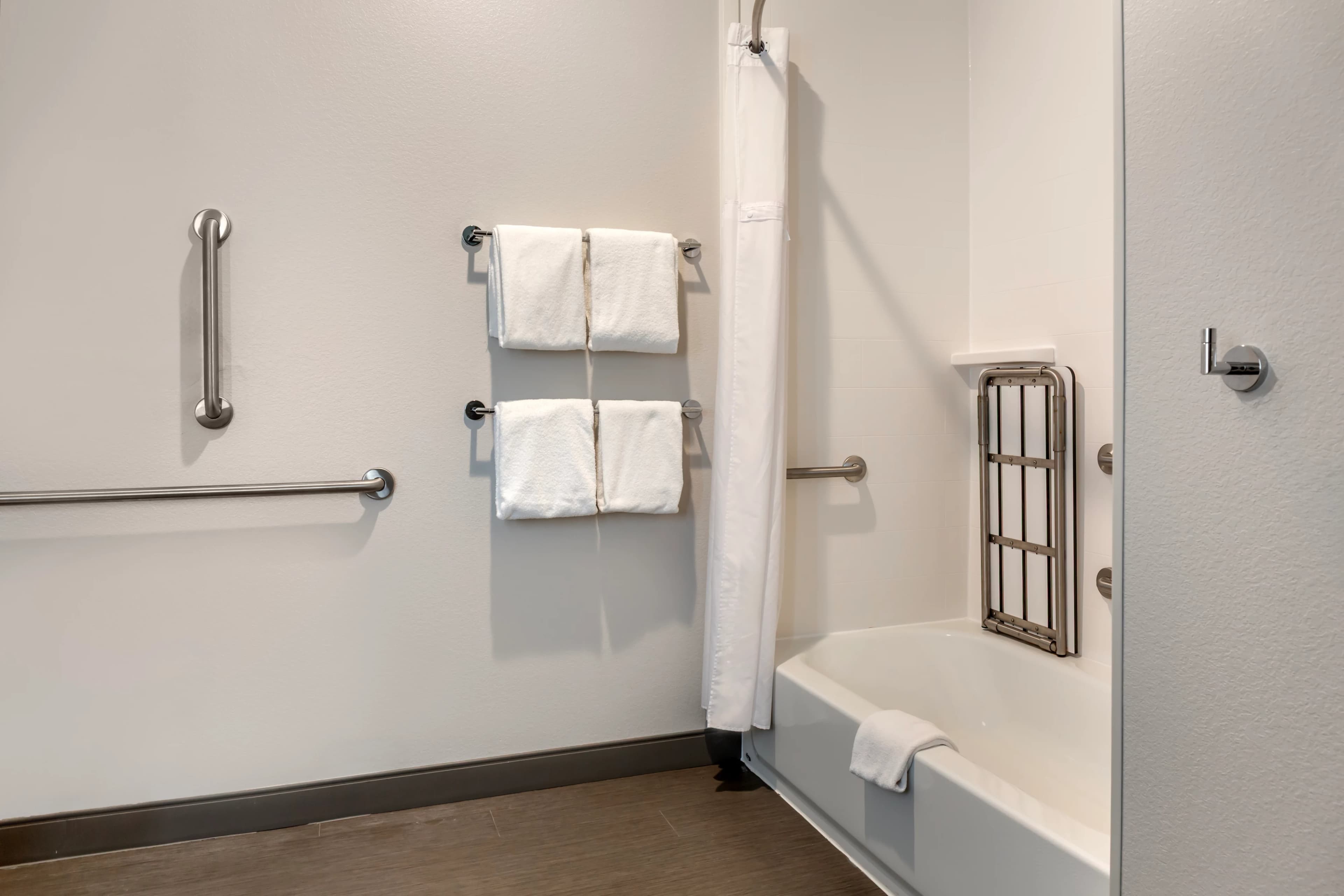 Holiday Inn Express & Suites Dry Ridge — 14