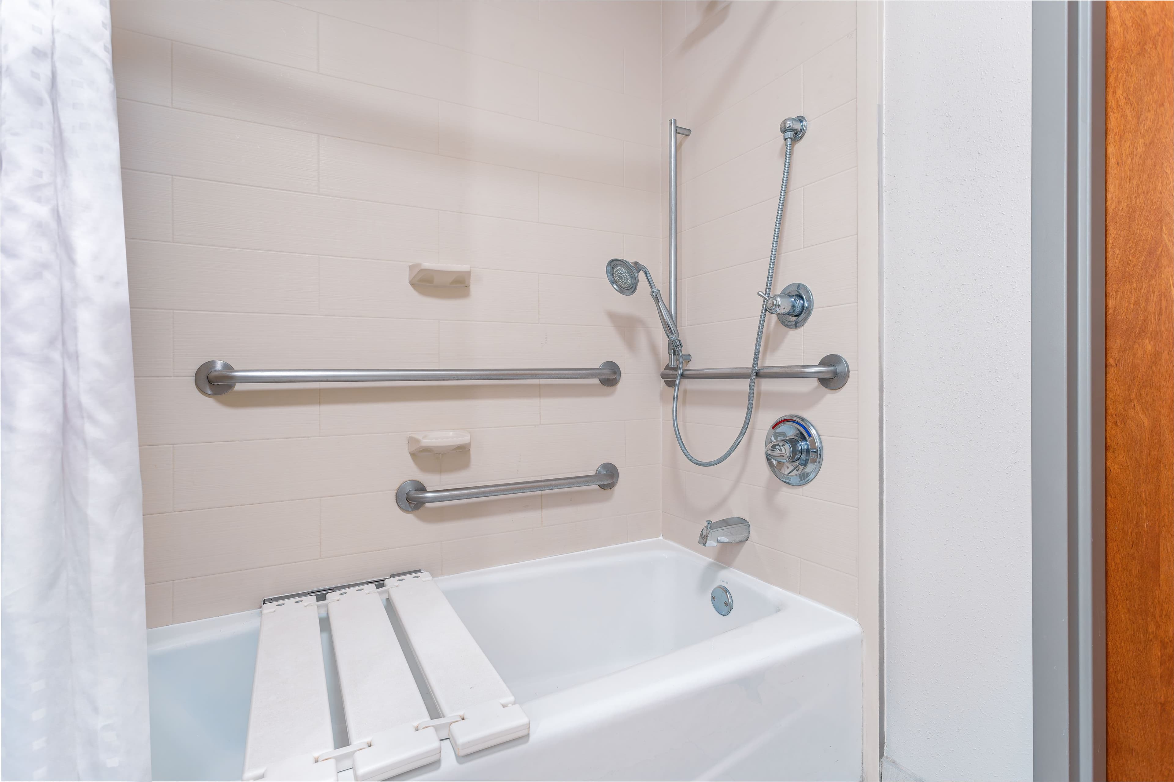 Holiday Inn Express & Suites Columbus Edinburgh — 11