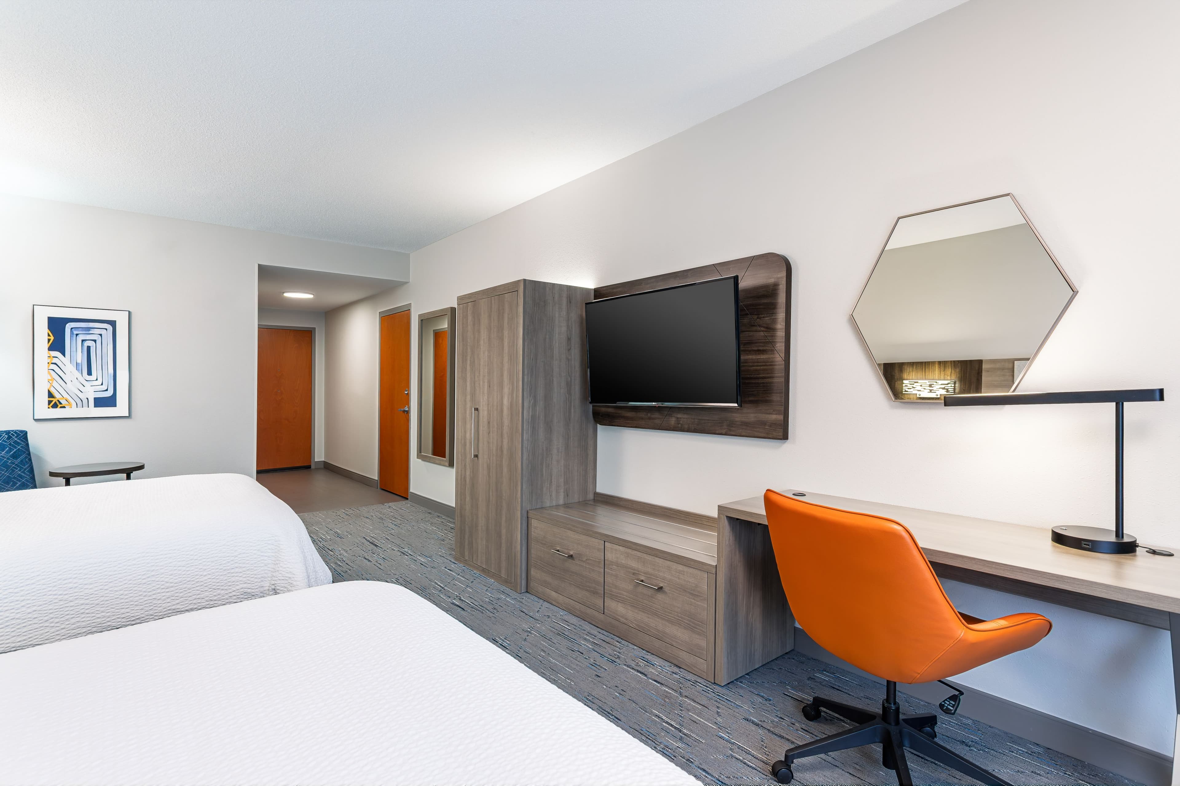 Holiday Inn Express & Suites Columbus Edinburgh — 13