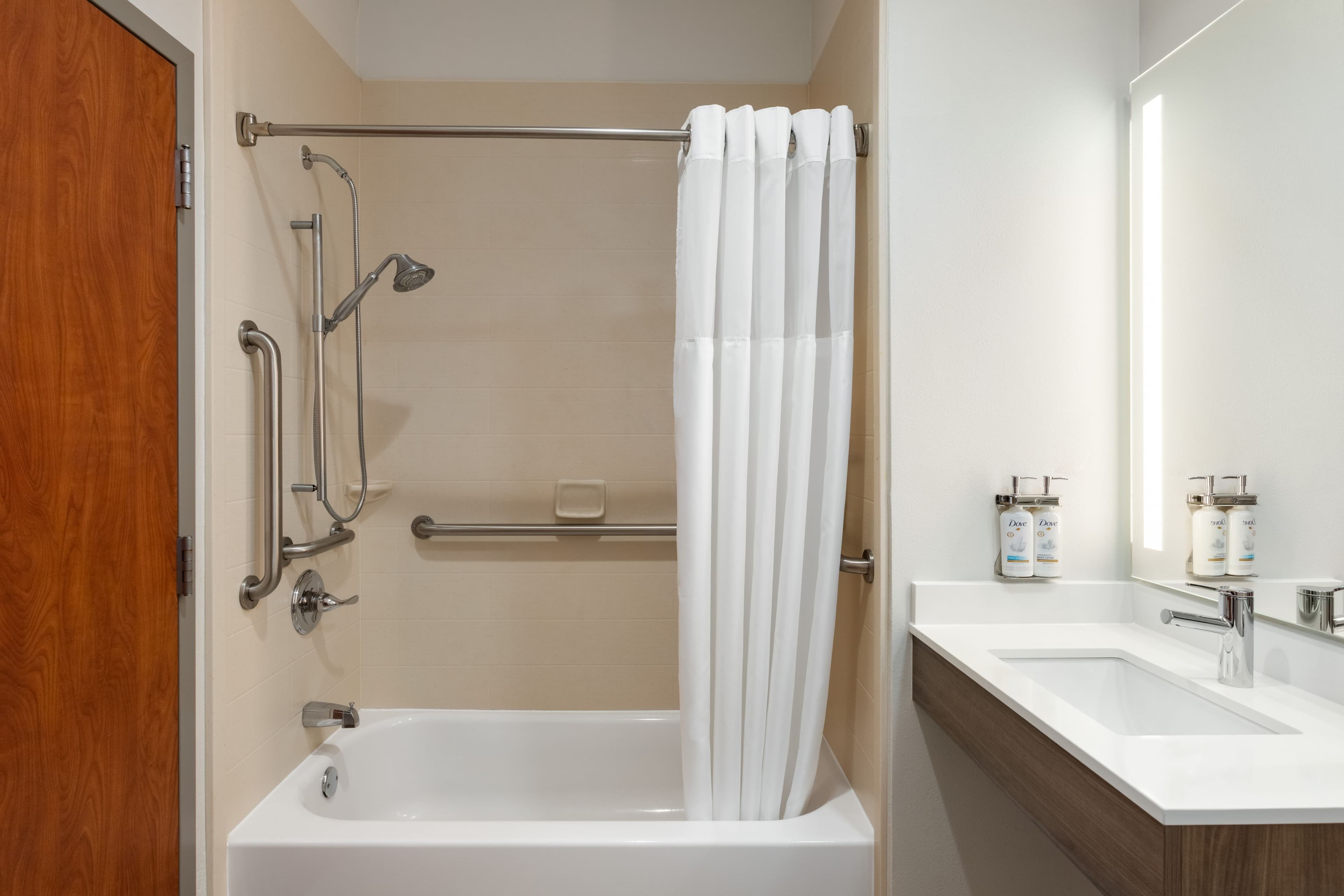 Holiday Inn Express & Suites Edmond — 12