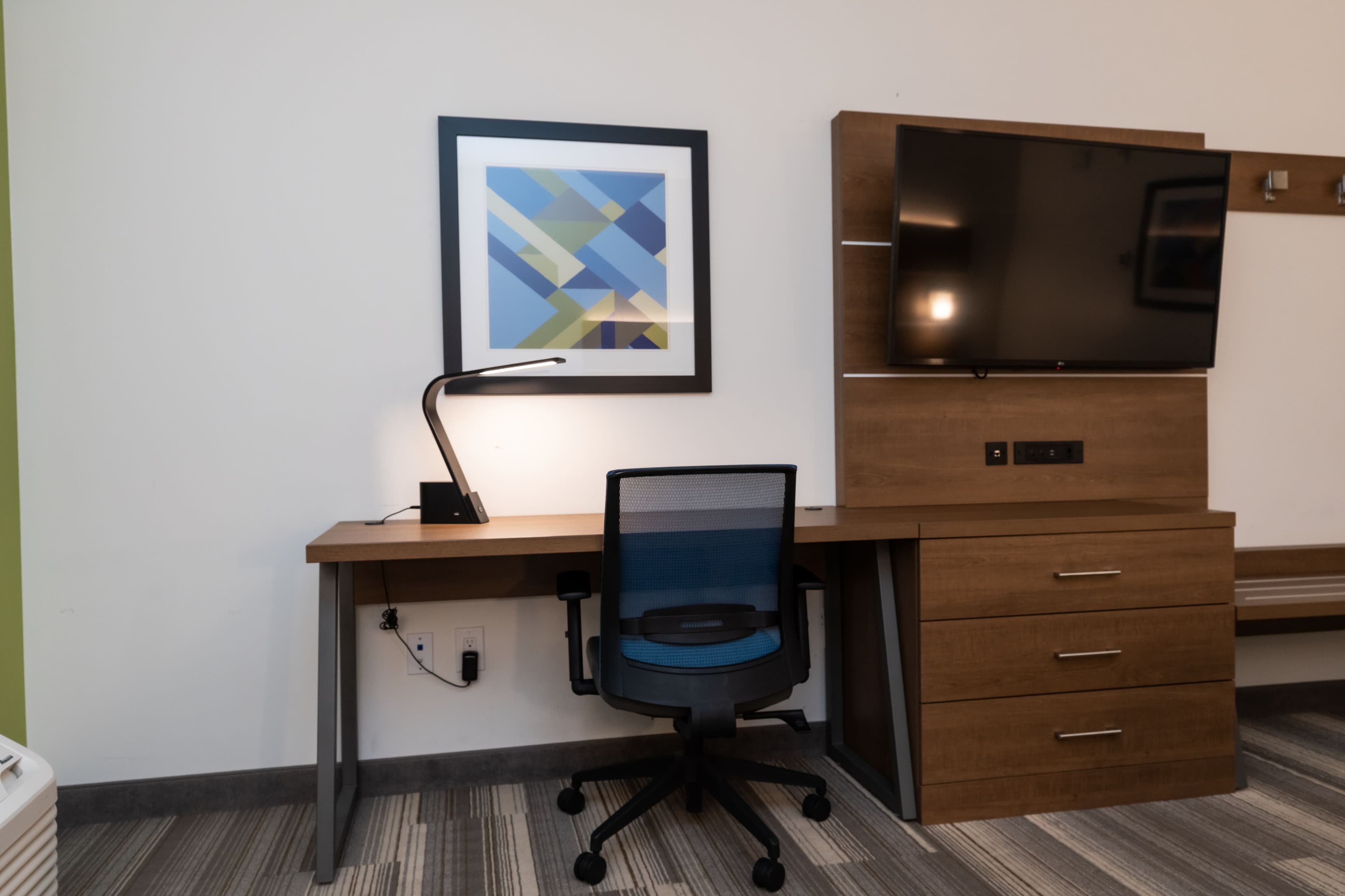 Holiday Inn Express & Suites Edmonton SW – Windermere - Image 2