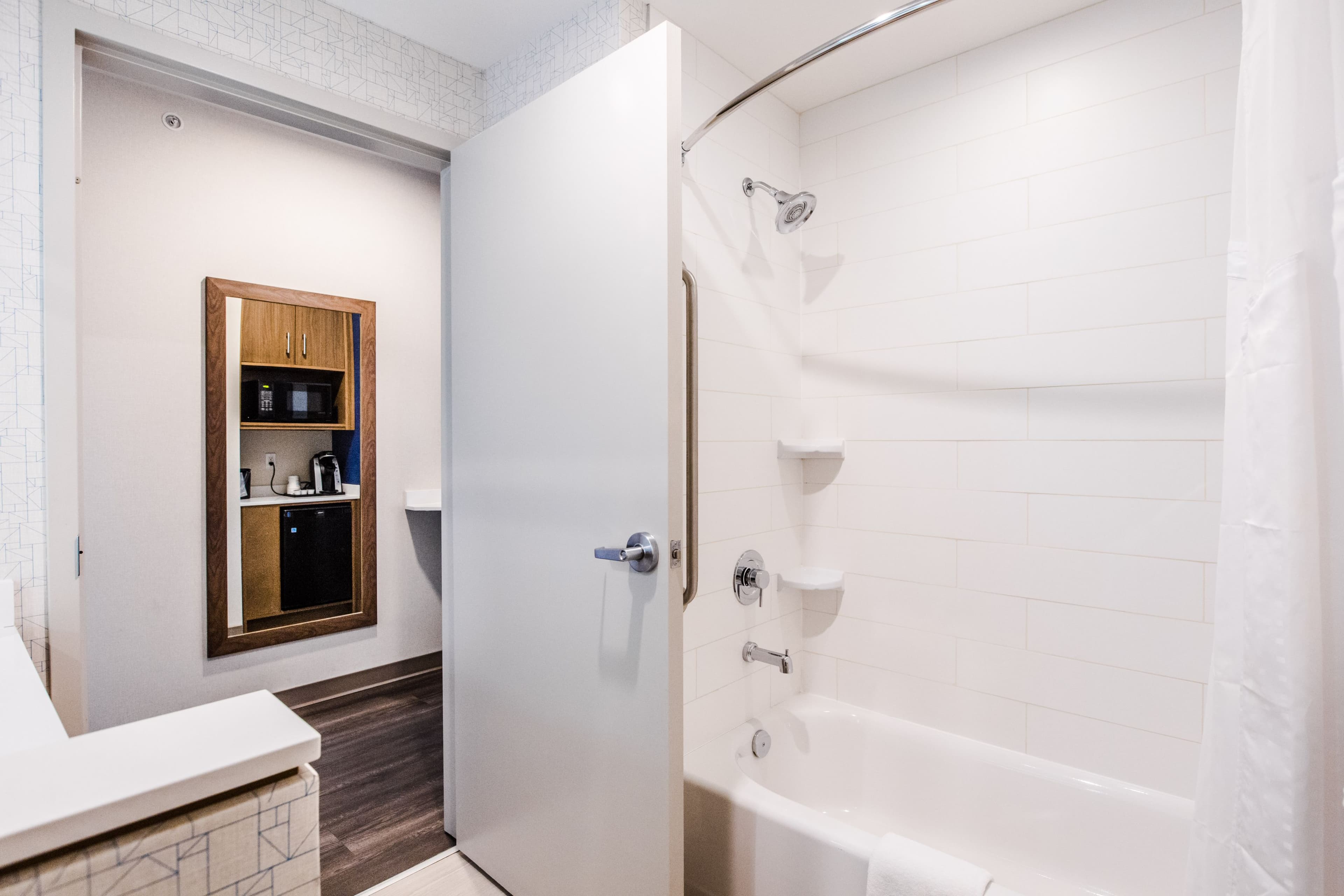 Holiday Inn Express & Suites West Edmonton-Mall Area — 23