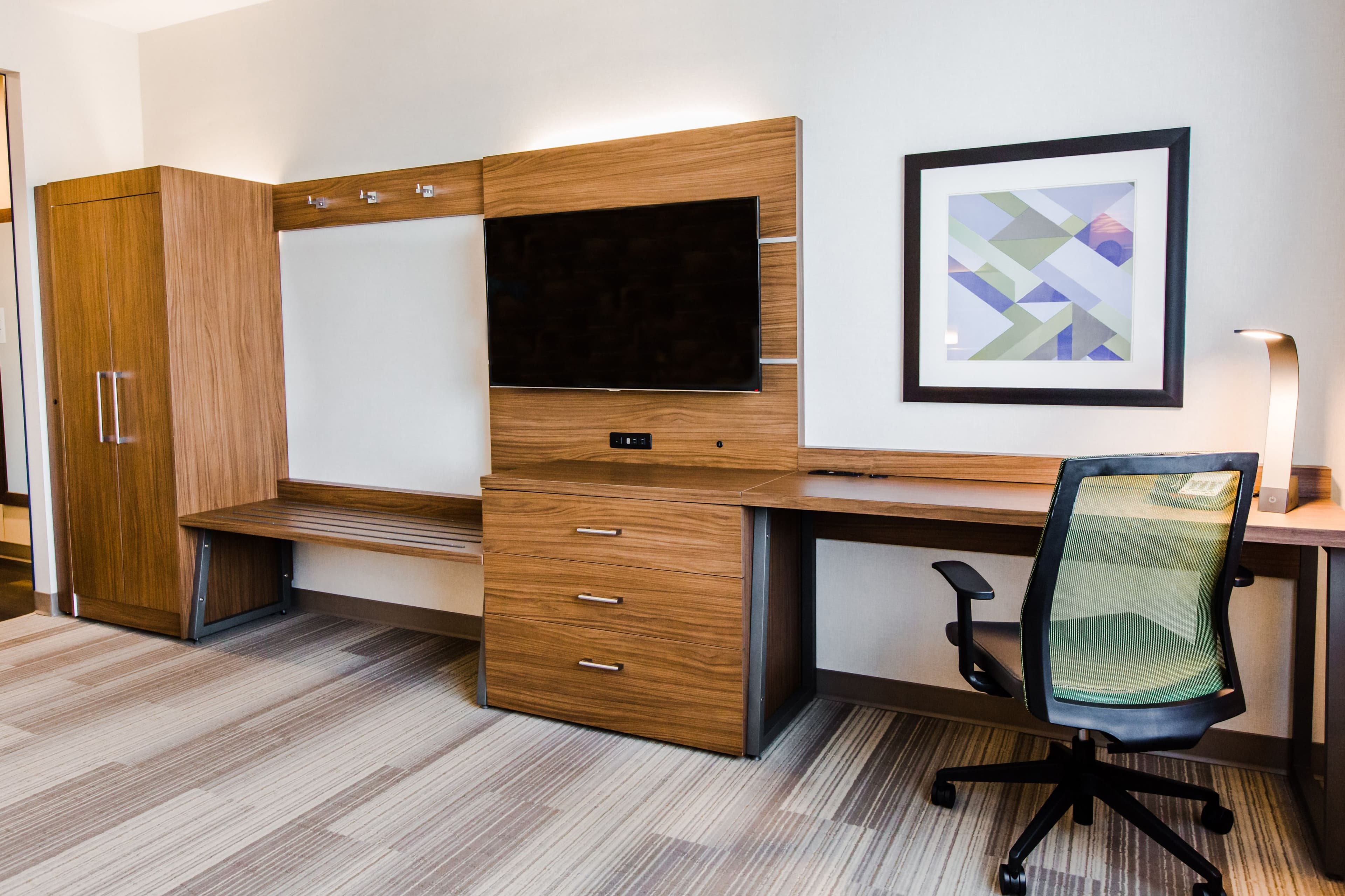 Holiday Inn Express & Suites West Edmonton-Mall Area — 13
