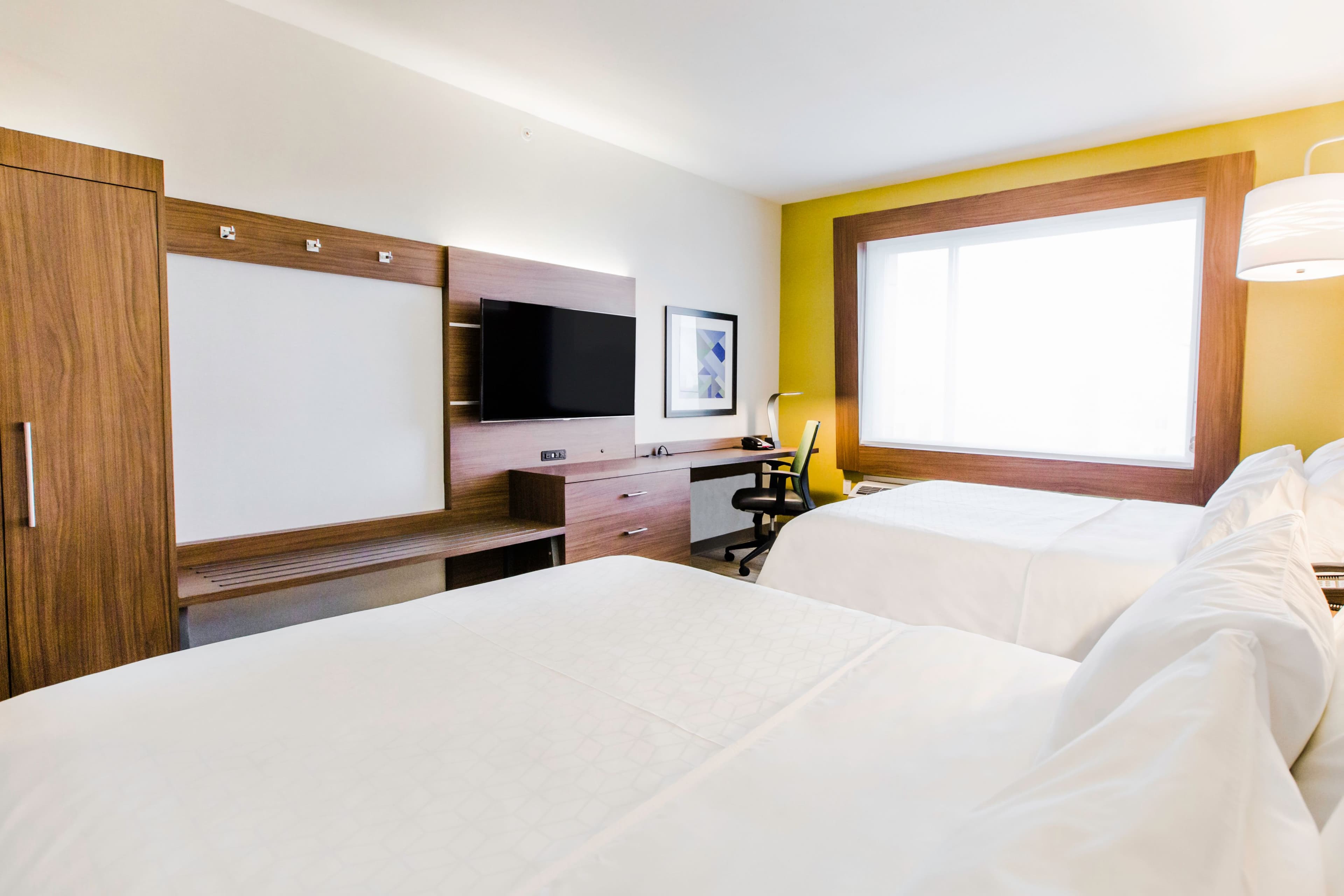 Holiday Inn Express & Suites West Edmonton-Mall Area — 18