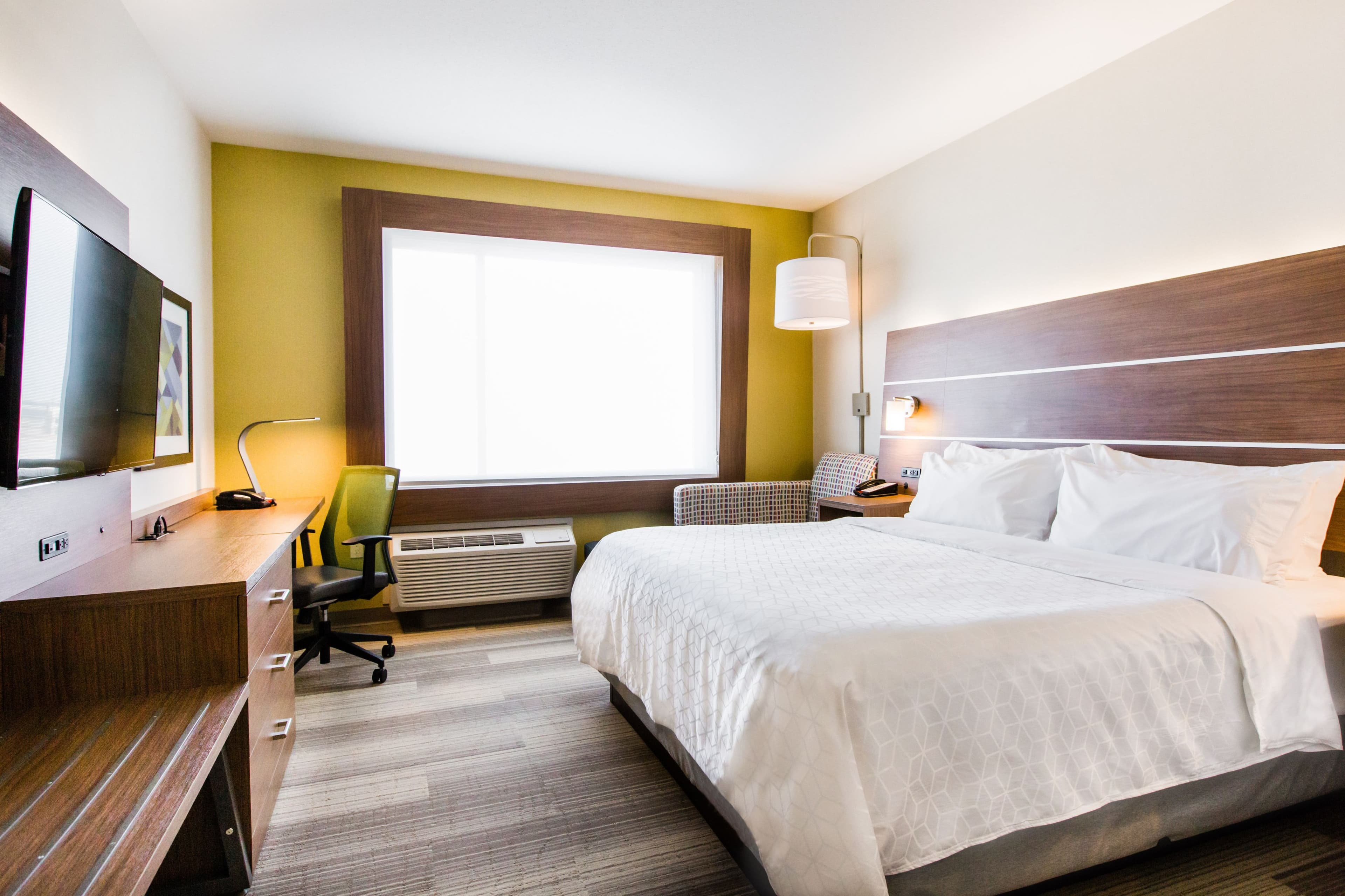 Holiday Inn Express & Suites West Edmonton-Mall Area — 11