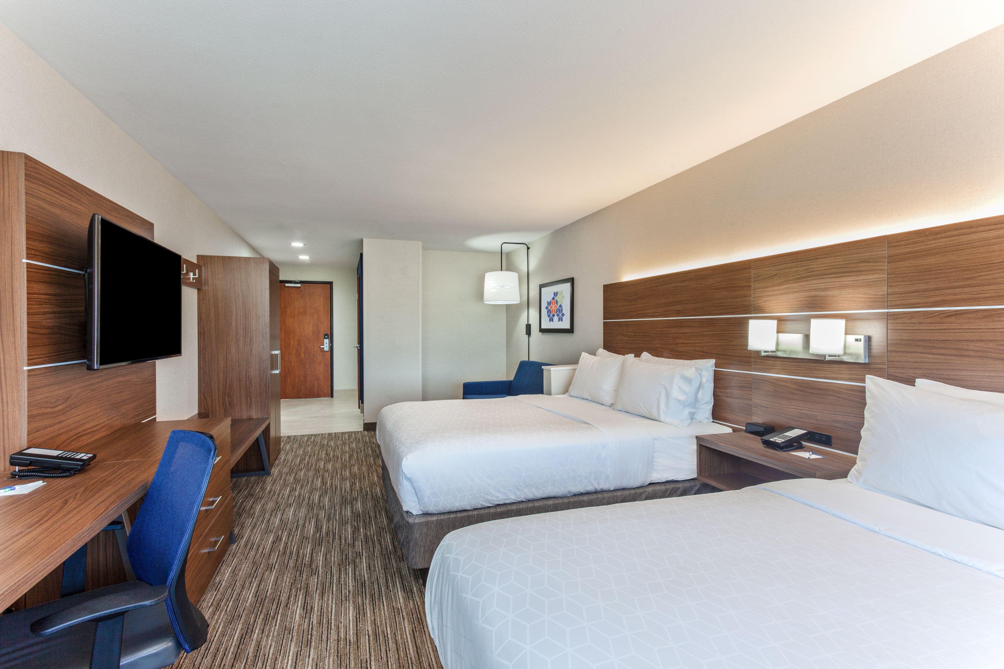 Holiday Inn Express & Suites Elk Grove West I-5 — 12