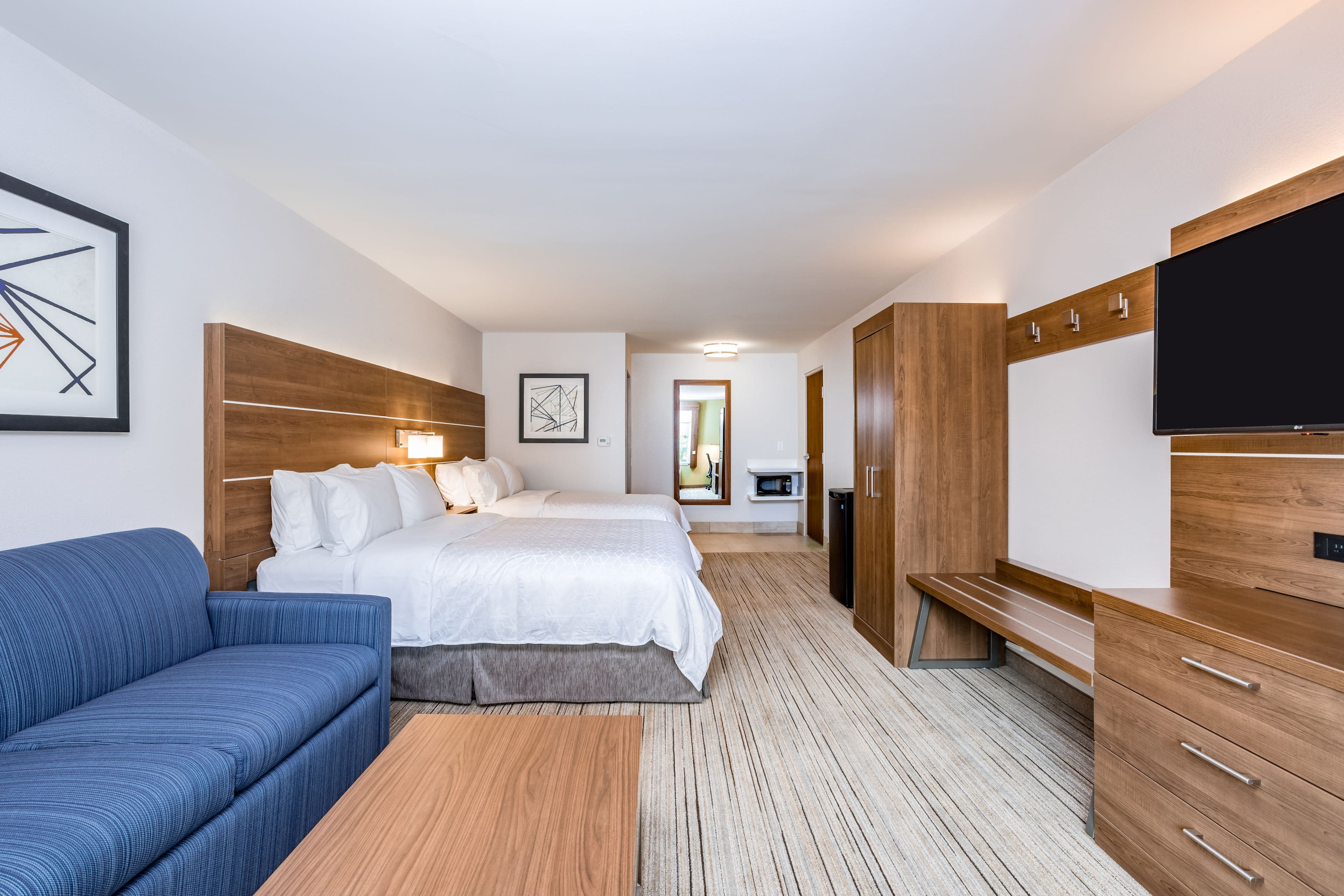 Holiday Inn Express & Suites Elkhart North — 13