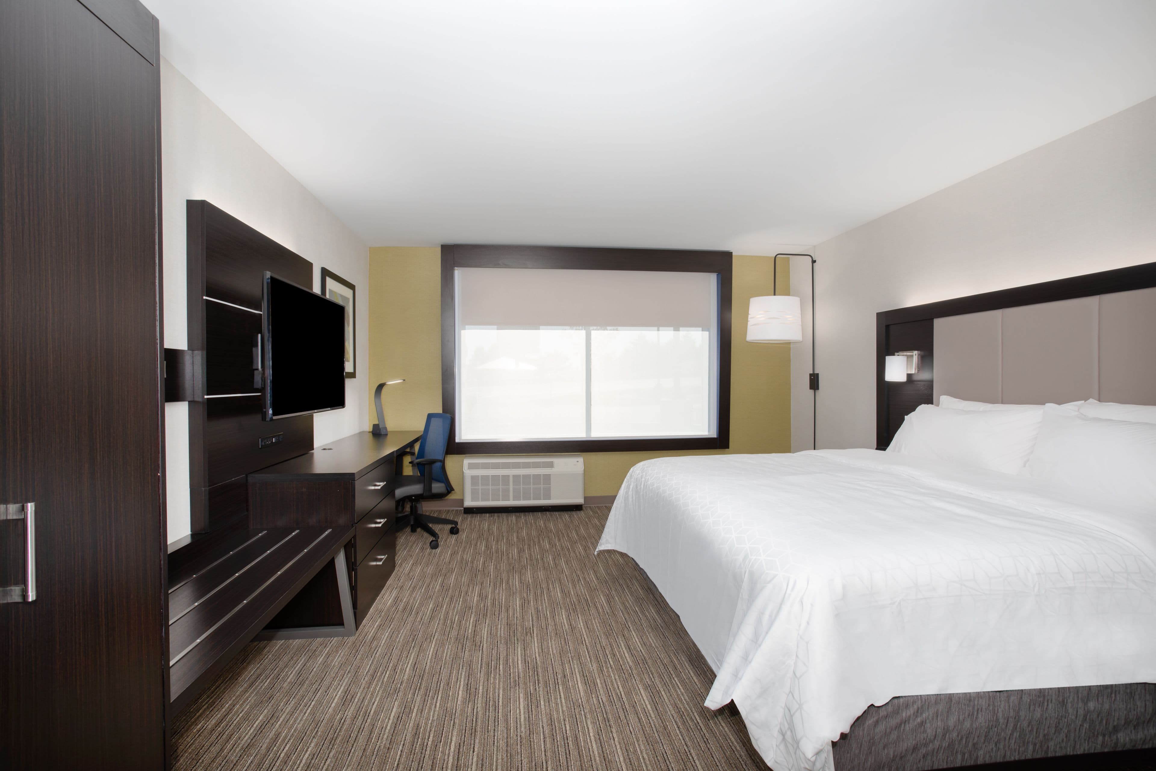 Holiday Inn Express & Suites Ely - Image 4