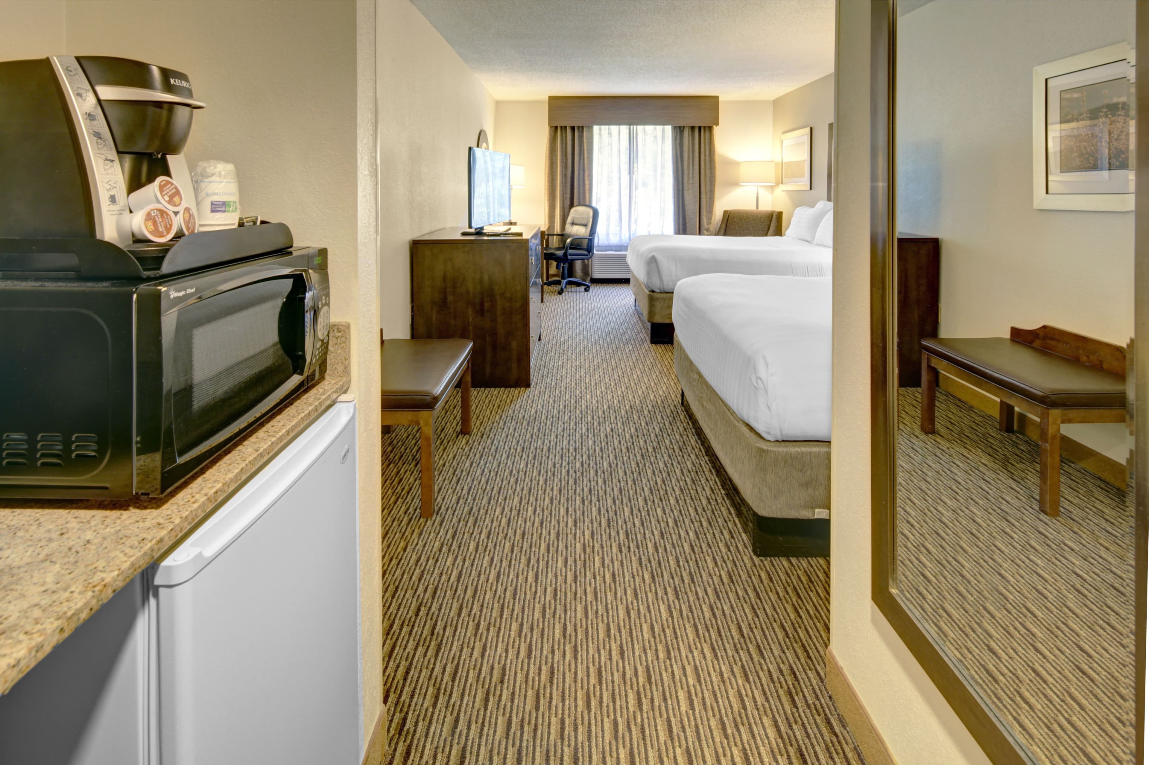 Holiday Inn Express & Suites Emporia — 9