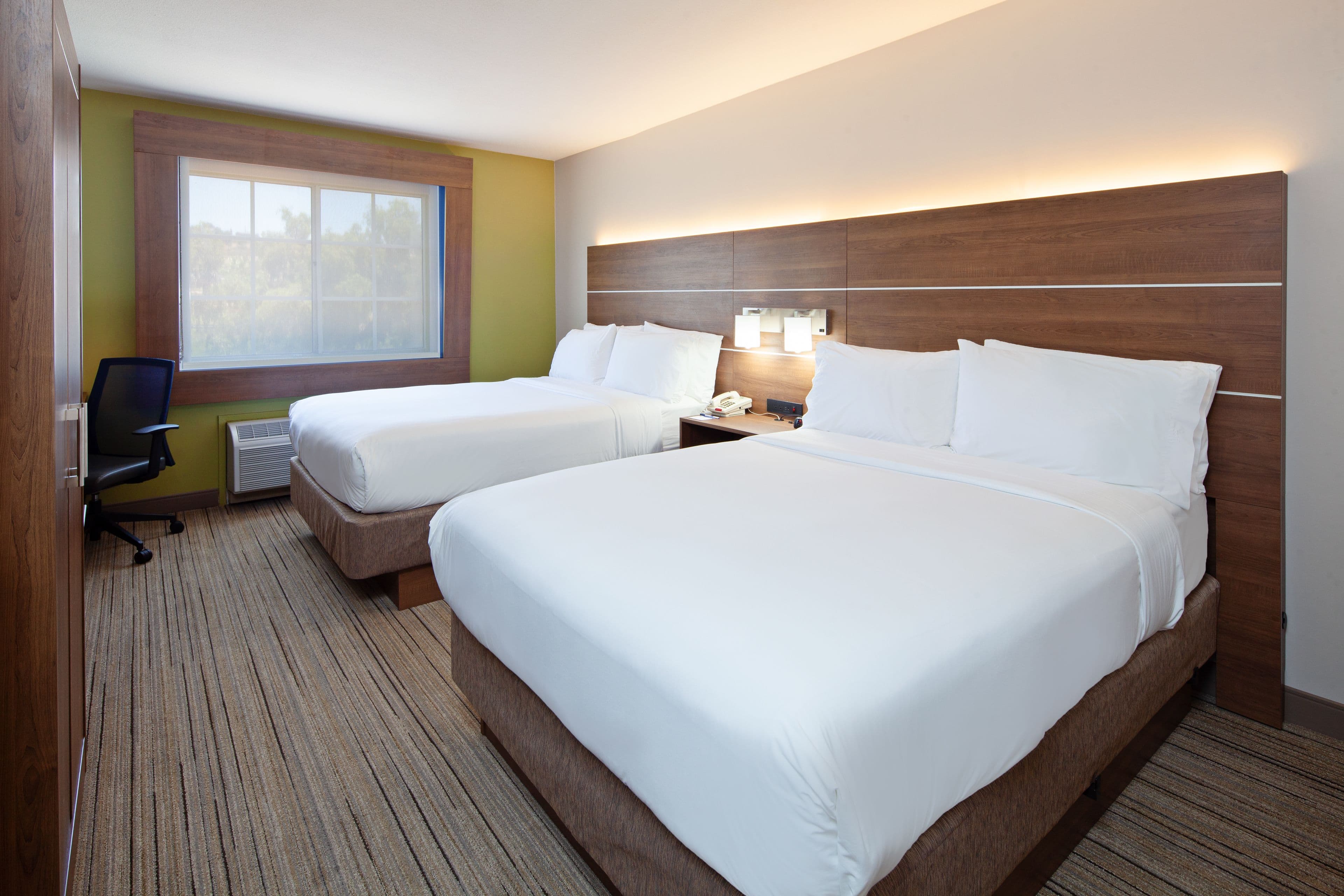 Holiday Inn Express & Suites San Diego-Escondido — 12