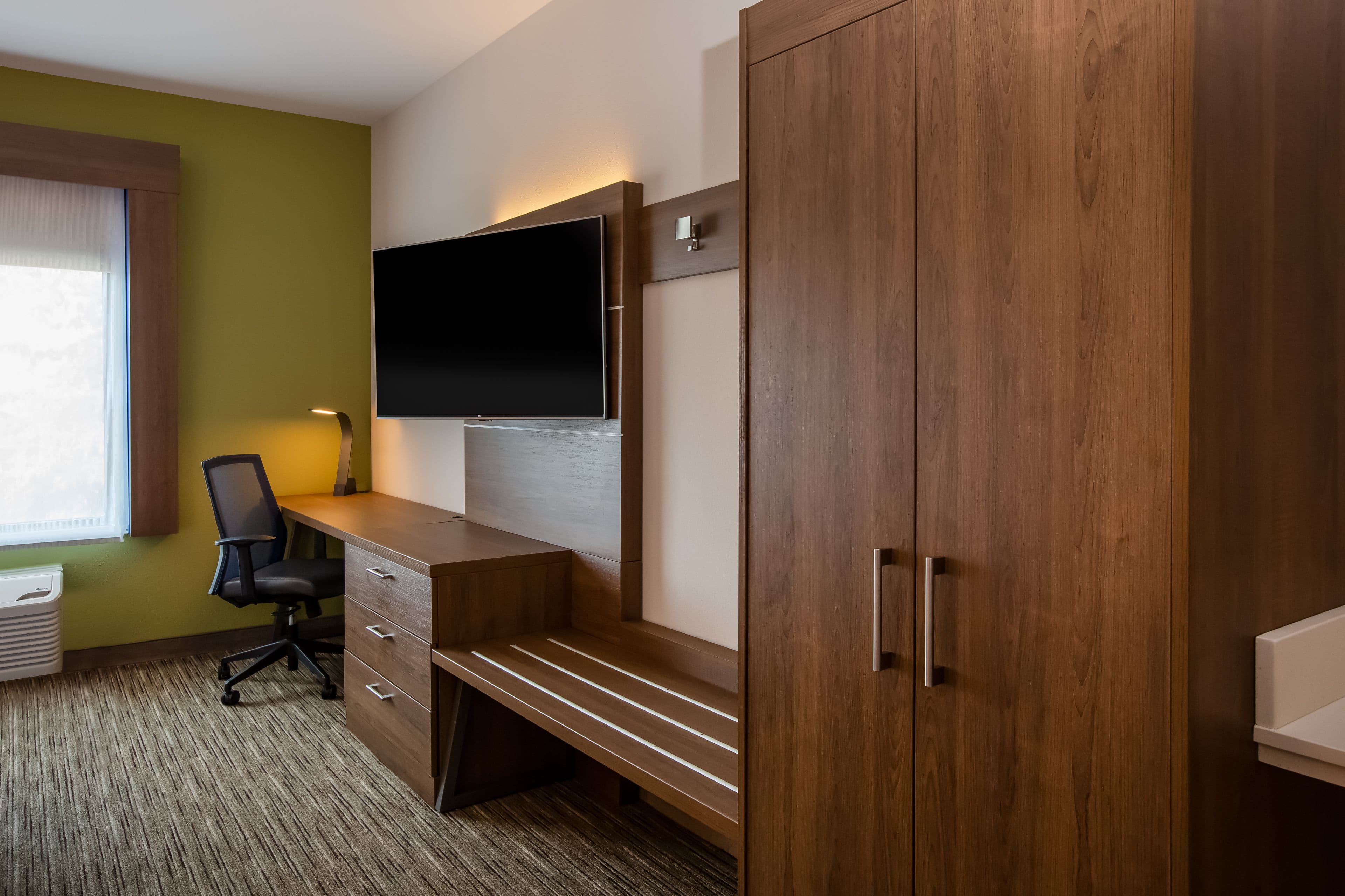 Holiday Inn Express & Suites Atlanta Southwest-Fairburn - Image 5