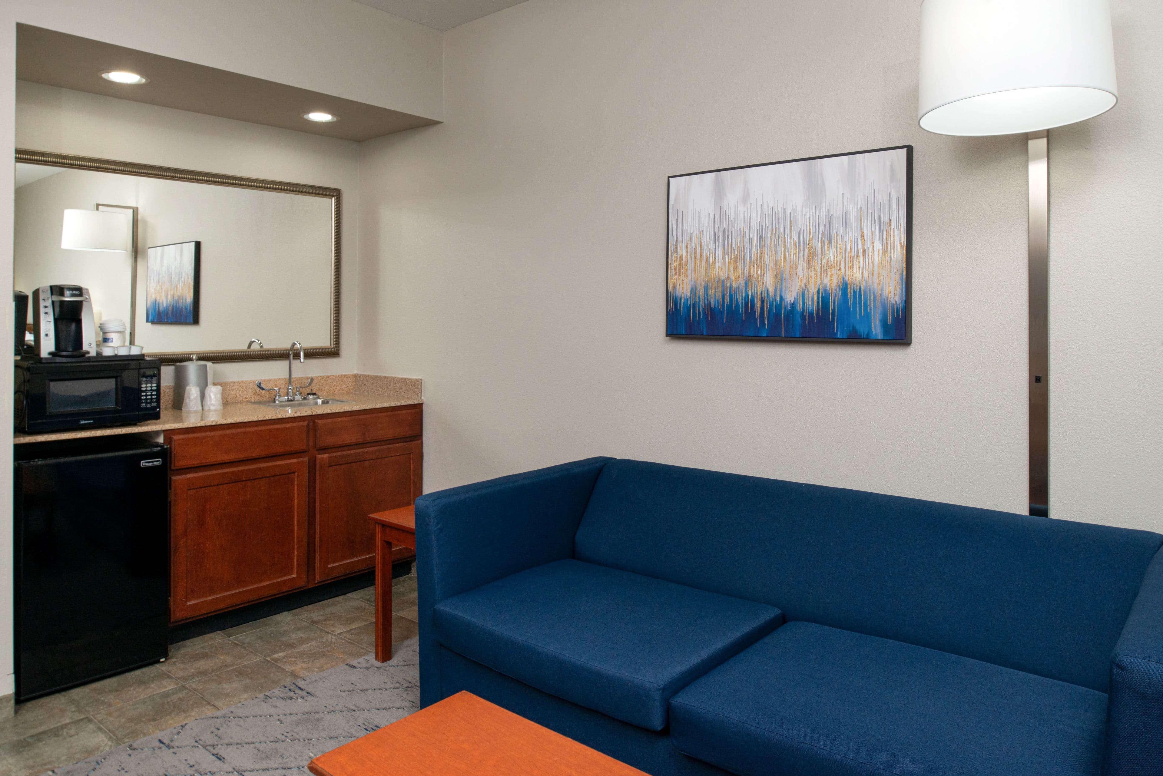 Holiday Inn Express & Suites Farmington (Bloomfield) — 13