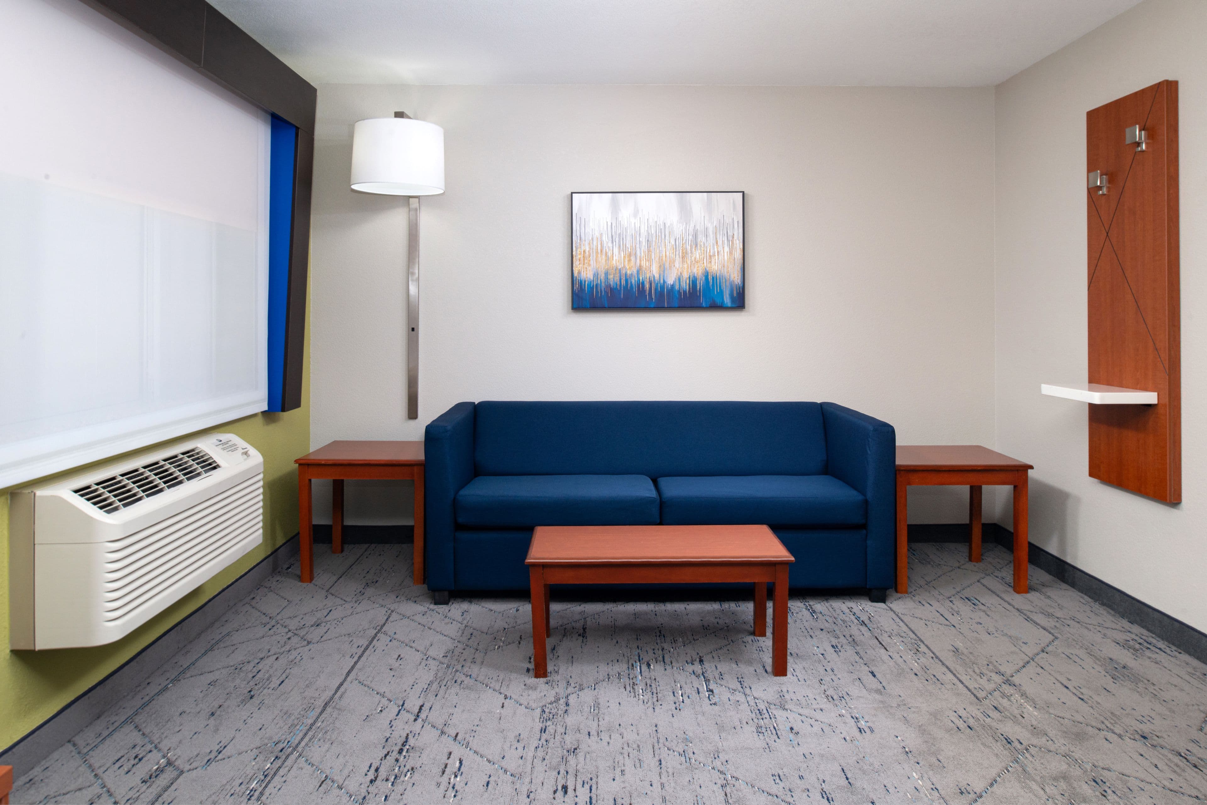 Holiday Inn Express & Suites Farmington (Bloomfield) — 23