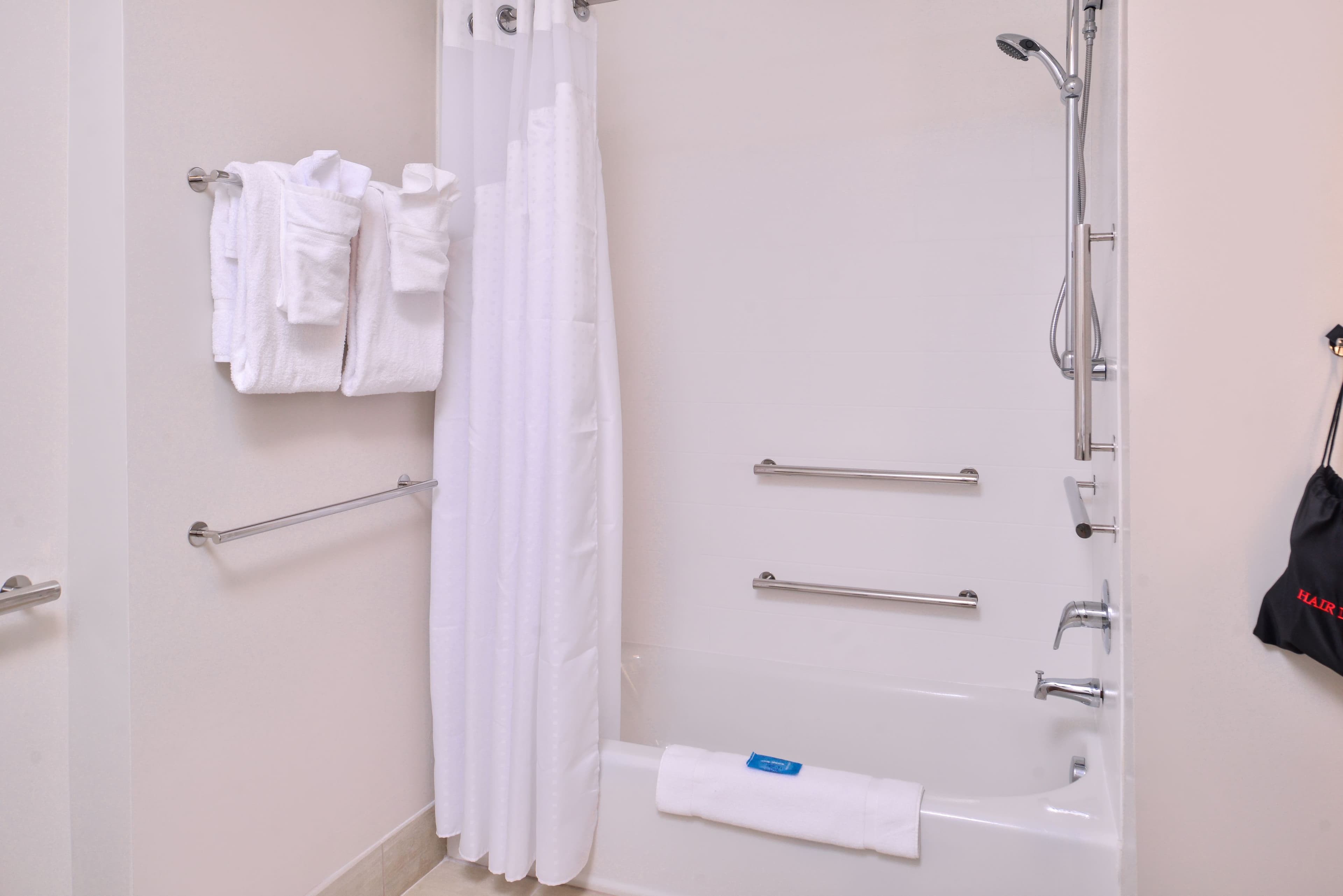 Holiday Inn Express & Suites Farmville — 29