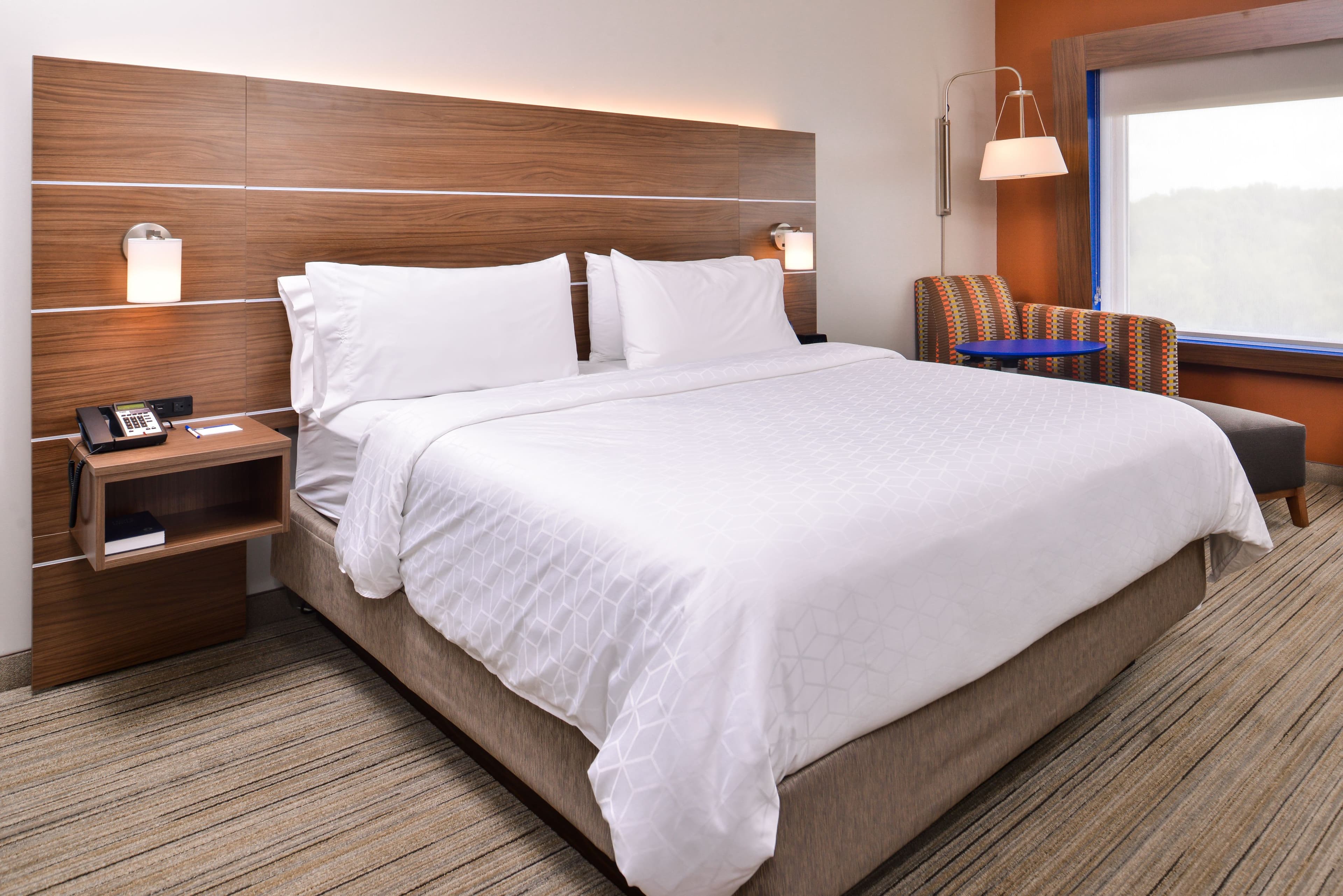 Holiday Inn Express & Suites Farmville — 6