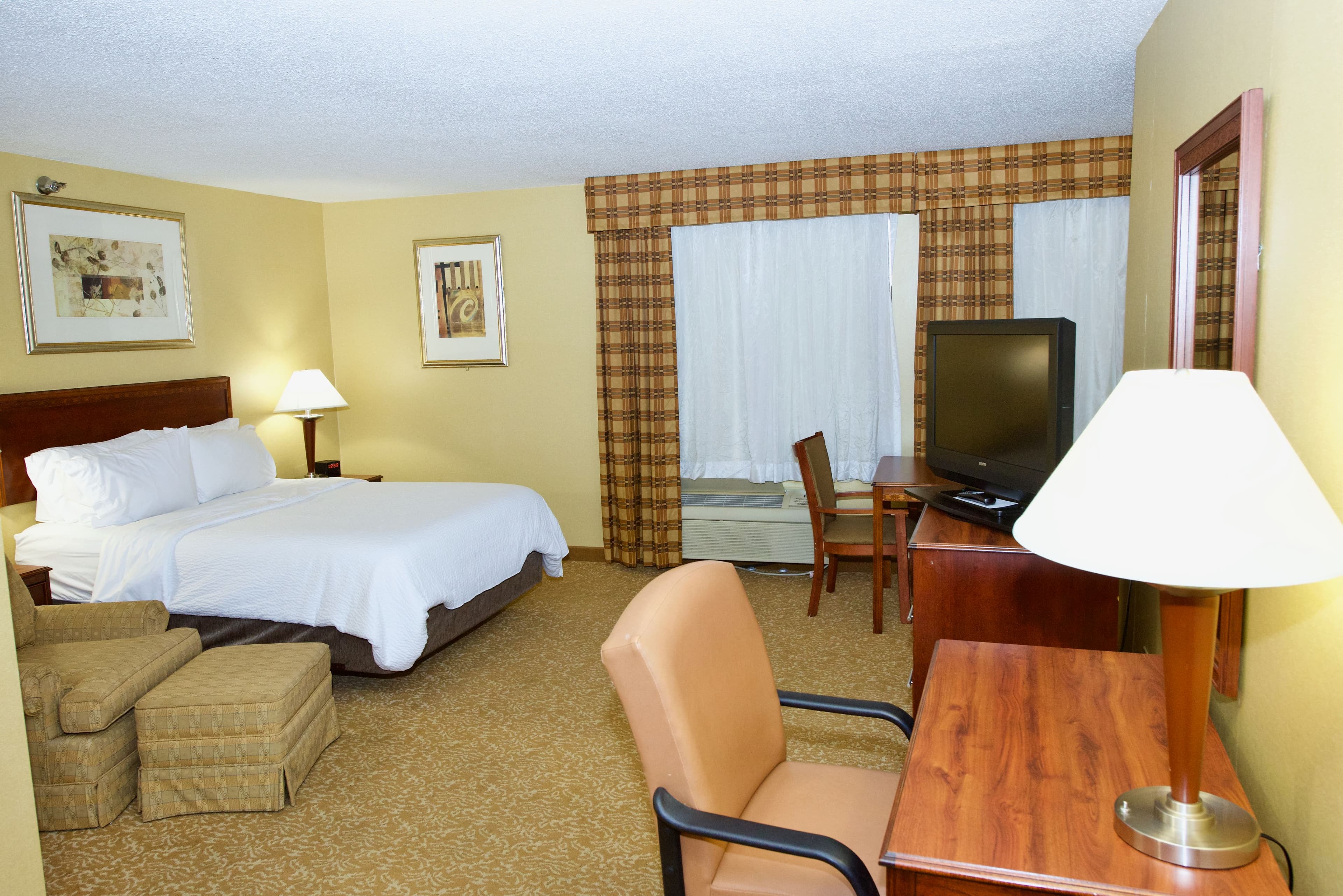 Holiday Inn Express & Suites St. Louis West - Fenton — 9