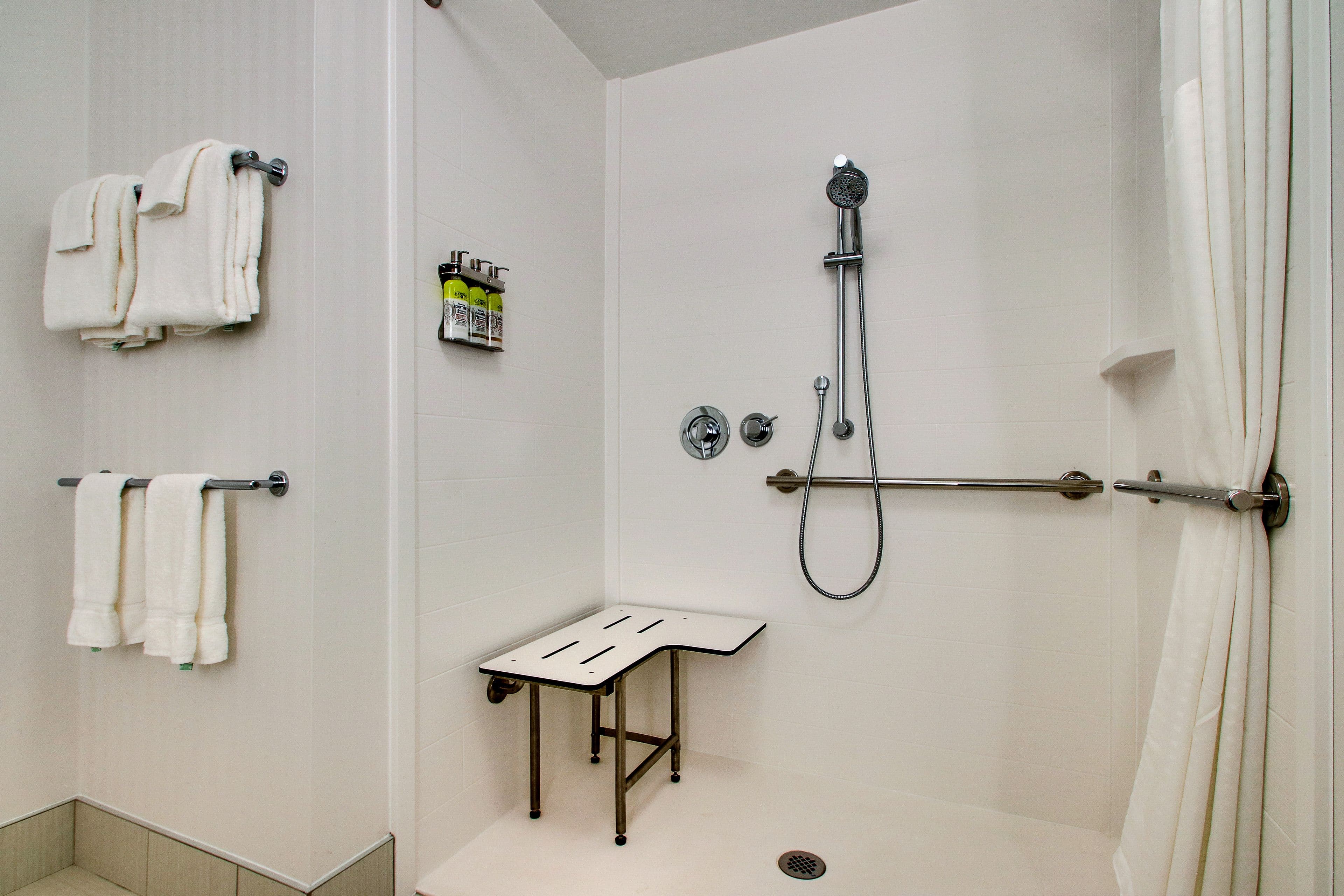 Holiday Inn Express & Suites Findlay North — 14