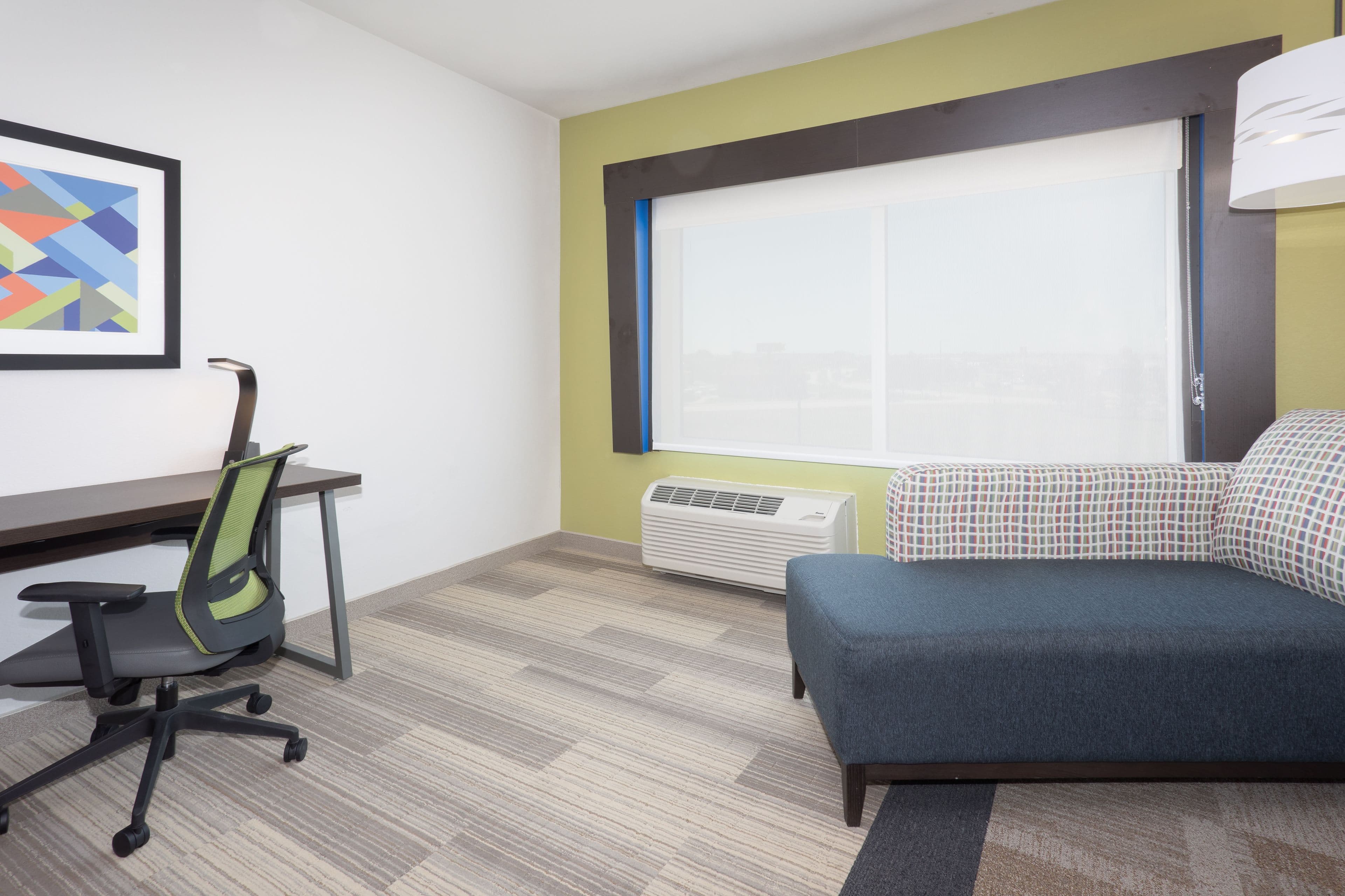 Holiday Inn Express & Suites Firestone - Longmont - Image 5