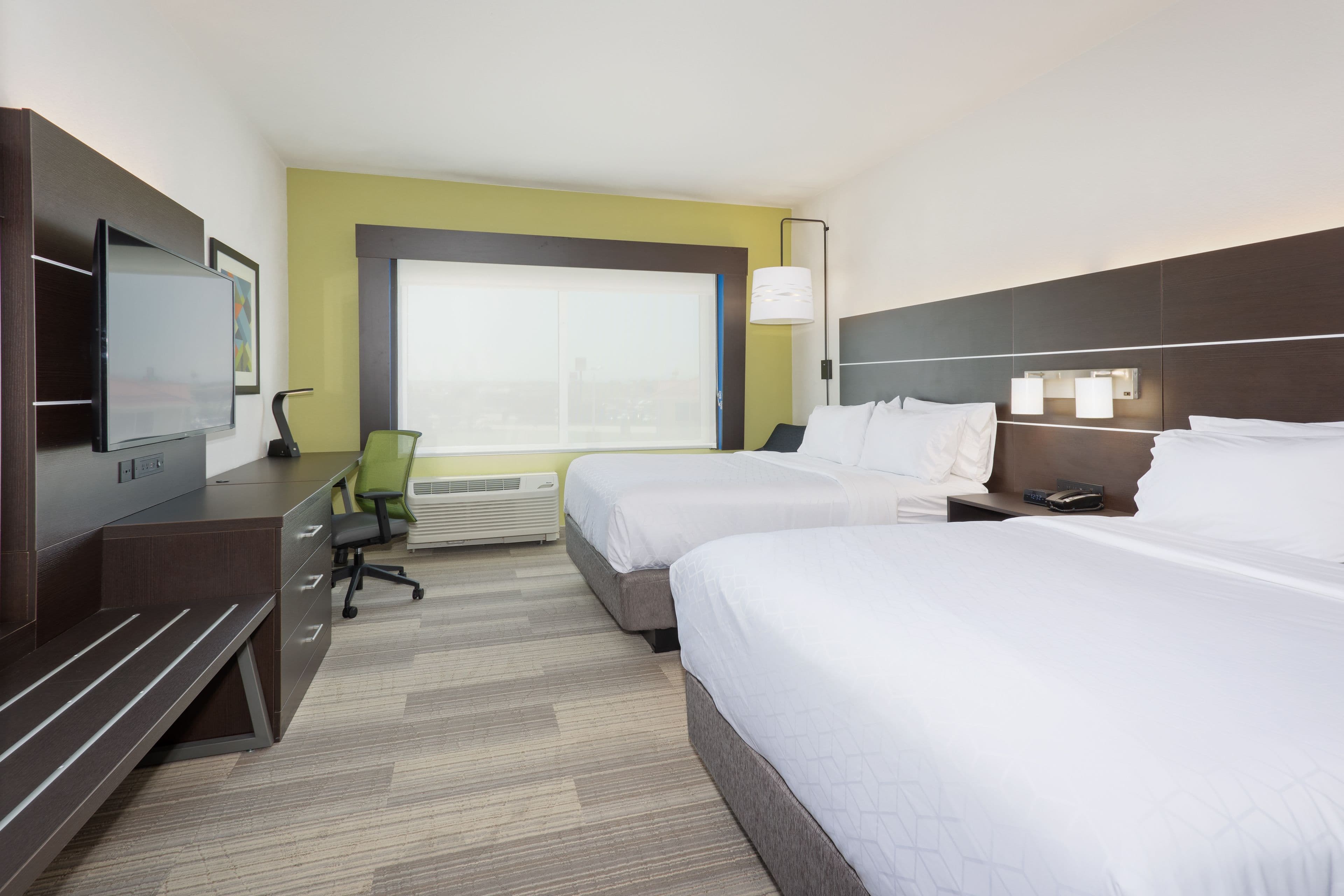 Holiday Inn Express & Suites Firestone - Longmont - Image 3