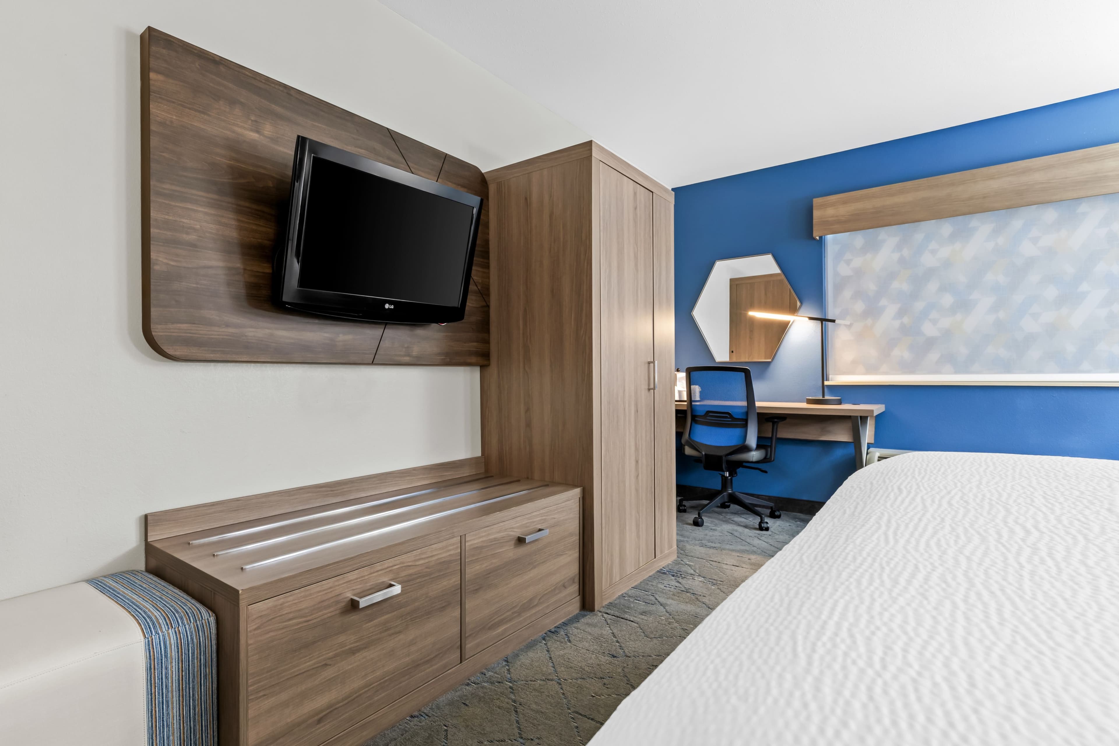 Holiday Inn Express & Suites Florence Northeast — 9
