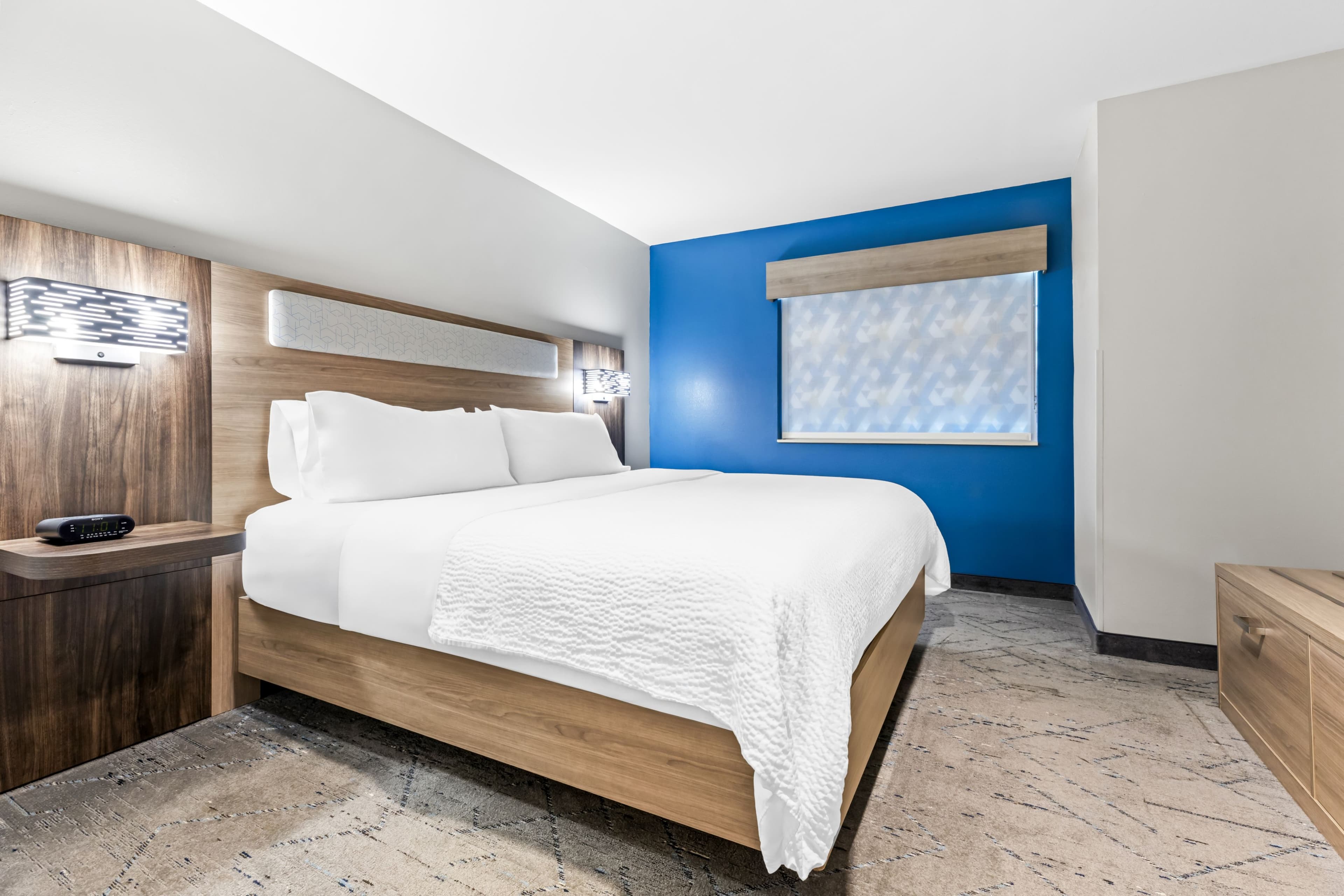 Holiday Inn Express & Suites Florence Northeast — 24