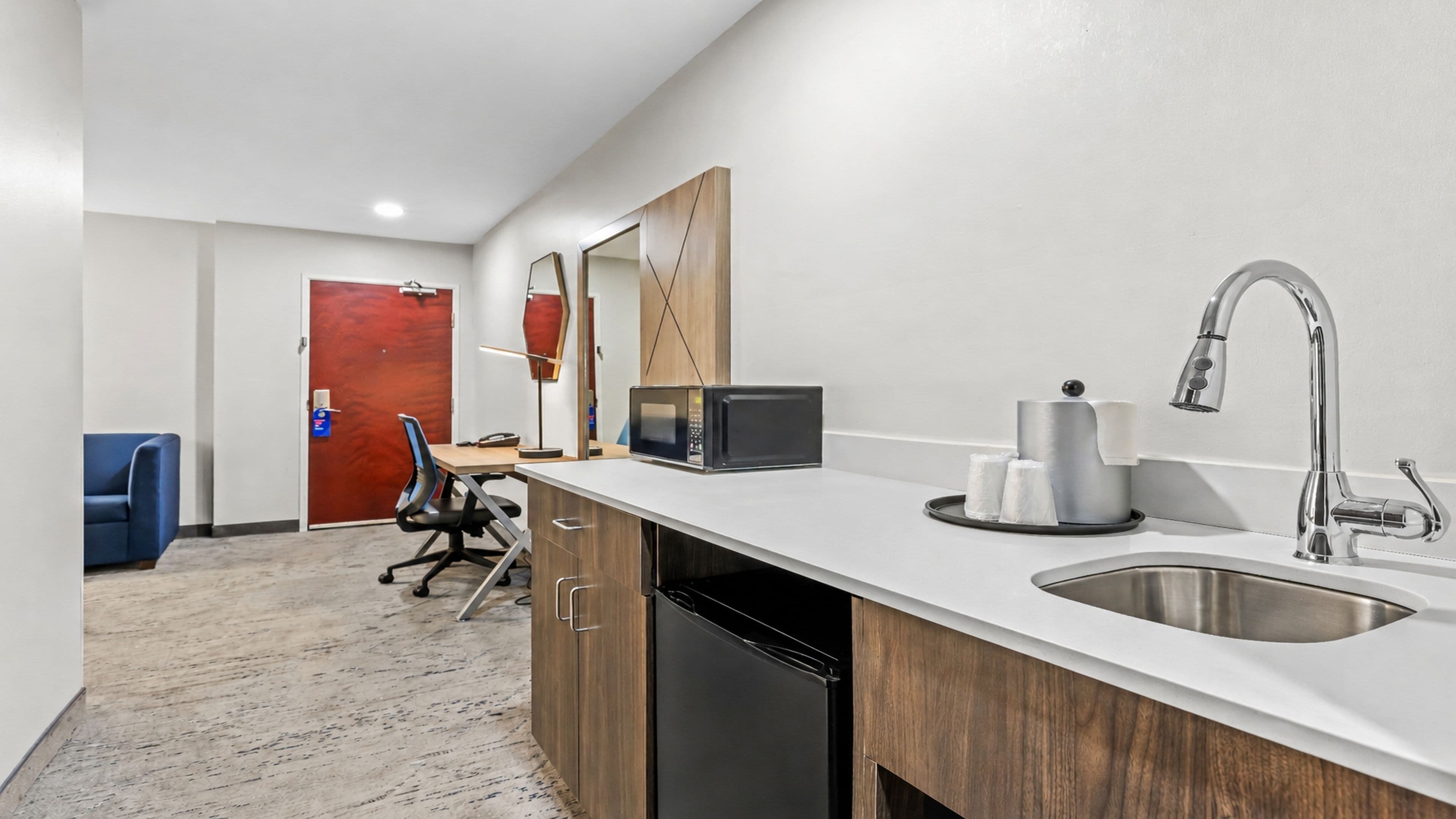 Holiday Inn Express & Suites Florence Northeast — 23