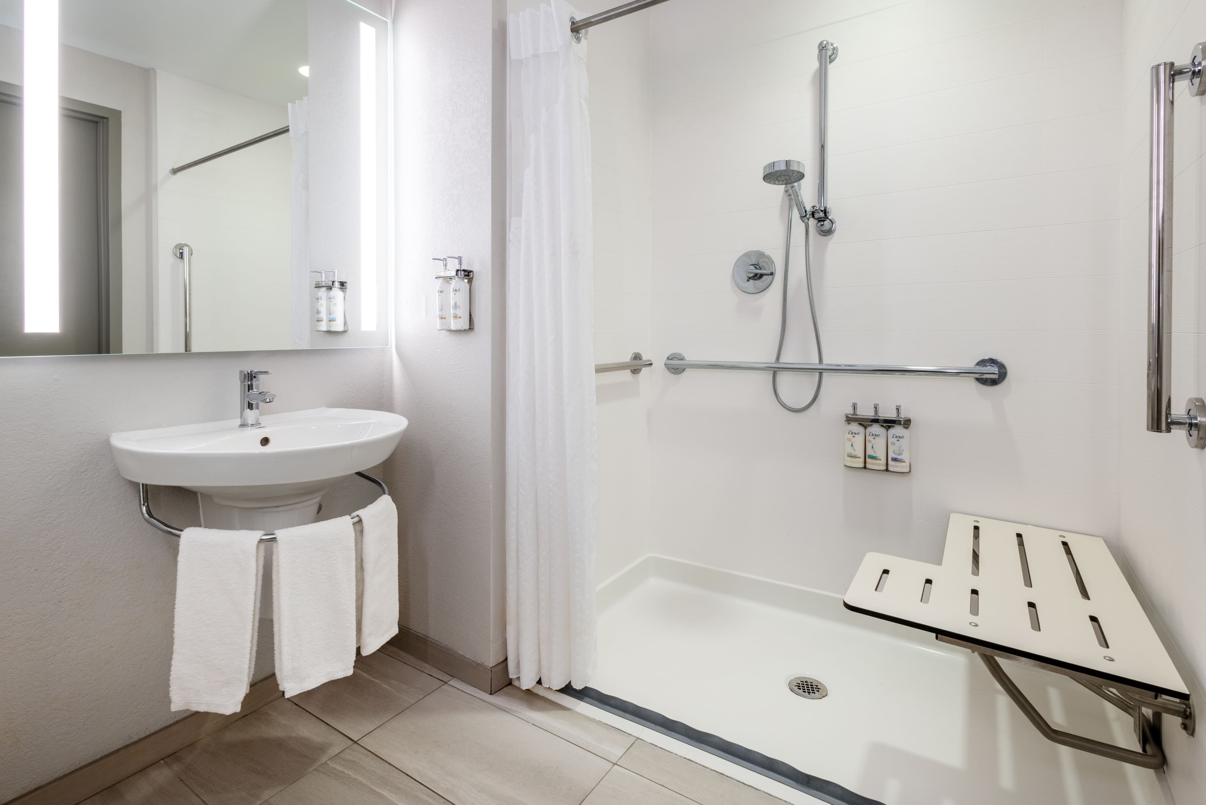 Holiday Inn Express & Suites Jackson - Flowood — 16