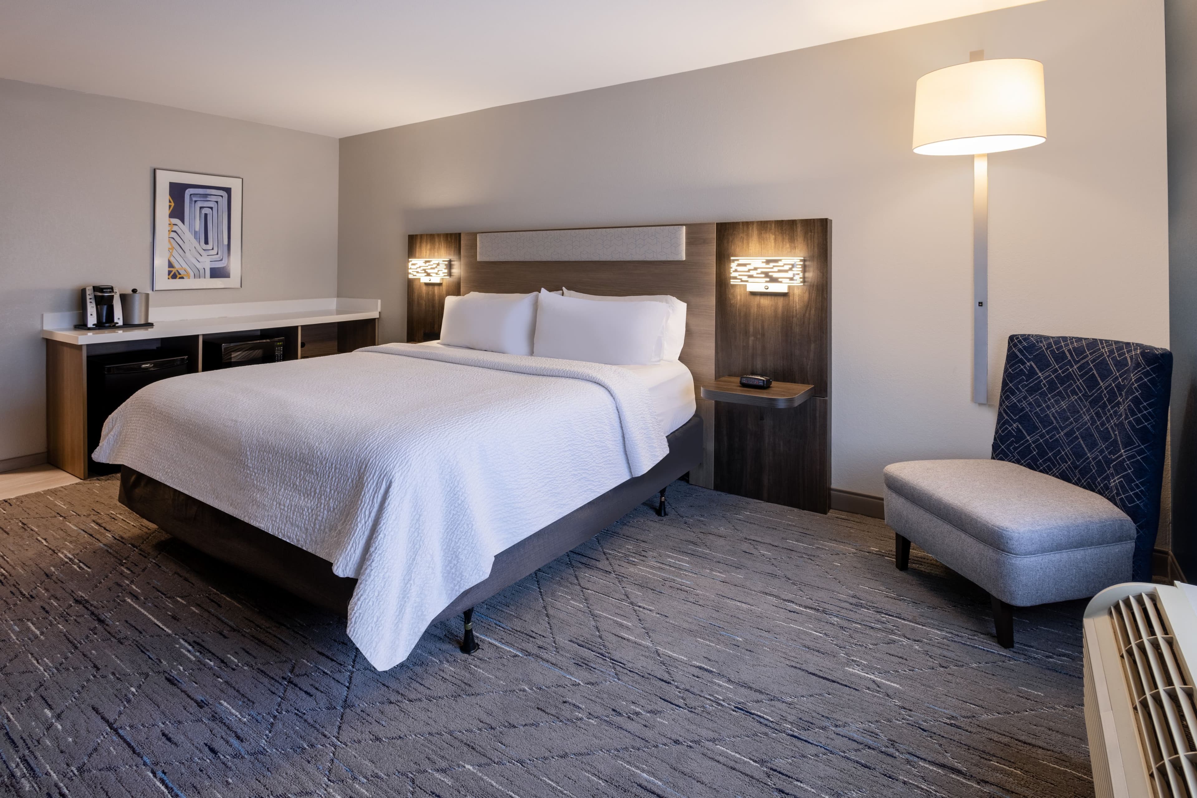 Holiday Inn Express & Suites Jackson - Flowood — 8