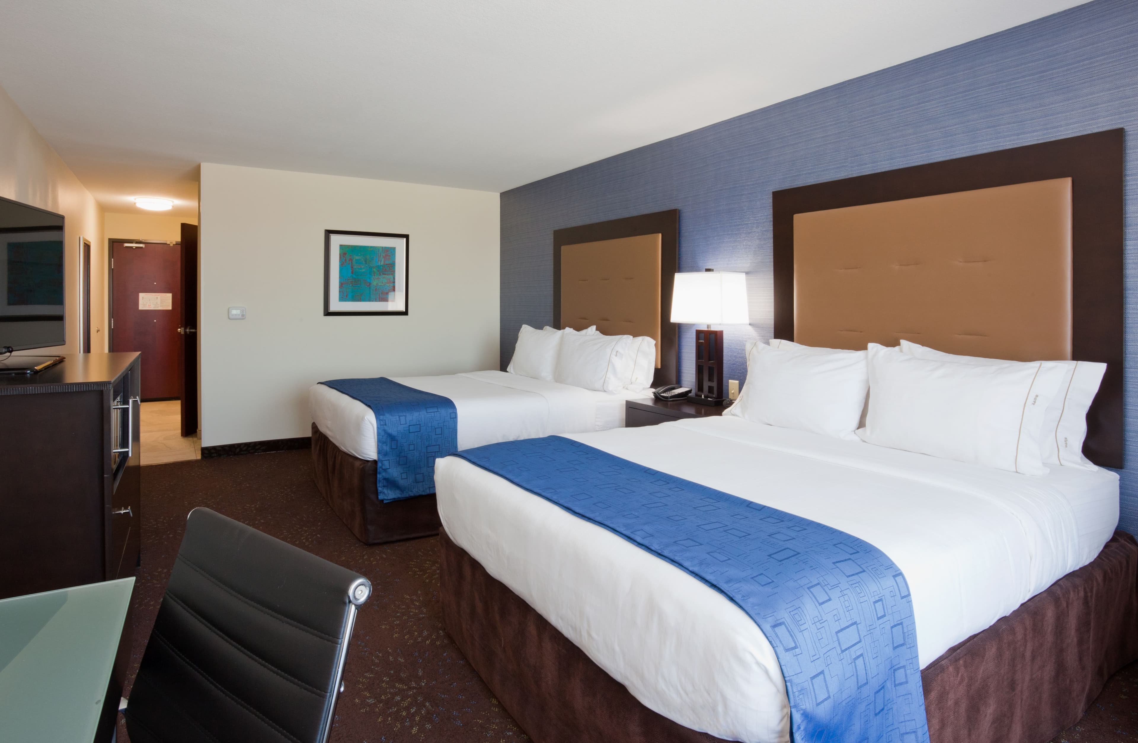 Holiday Inn Express & Suites Fort Dodge — 14
