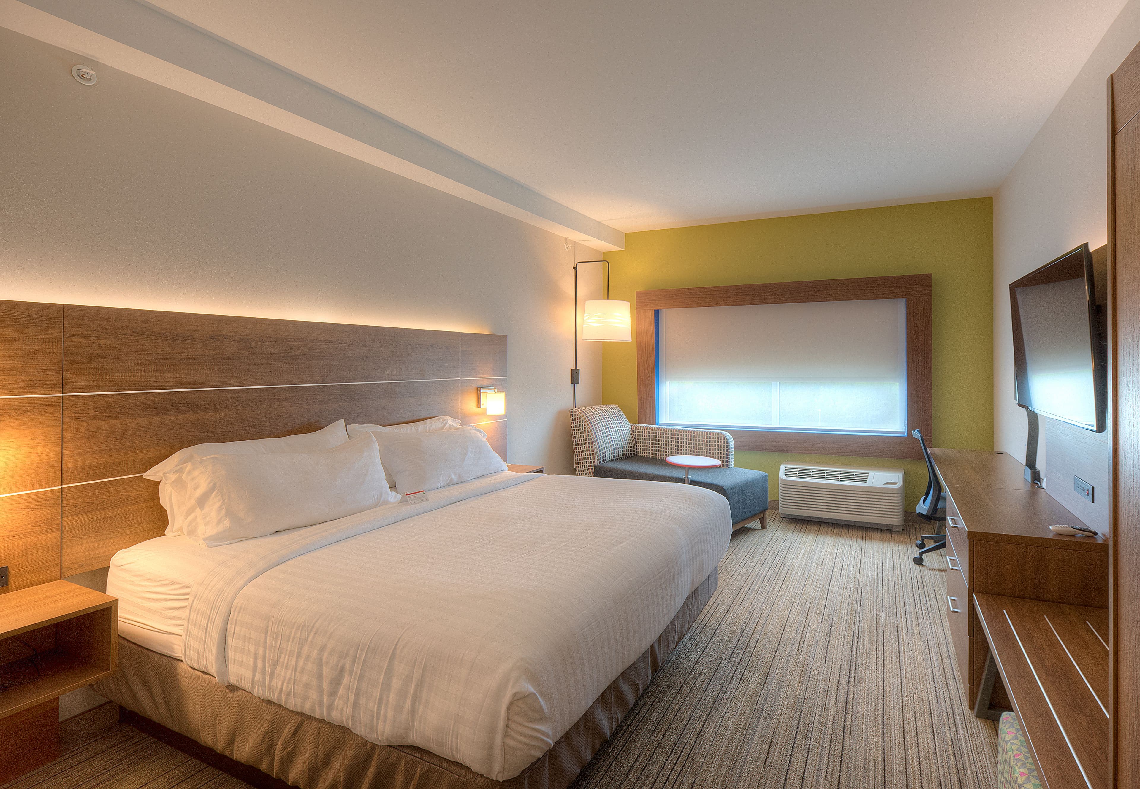 Holiday Inn Express & Suites Fort Mill - Image 2