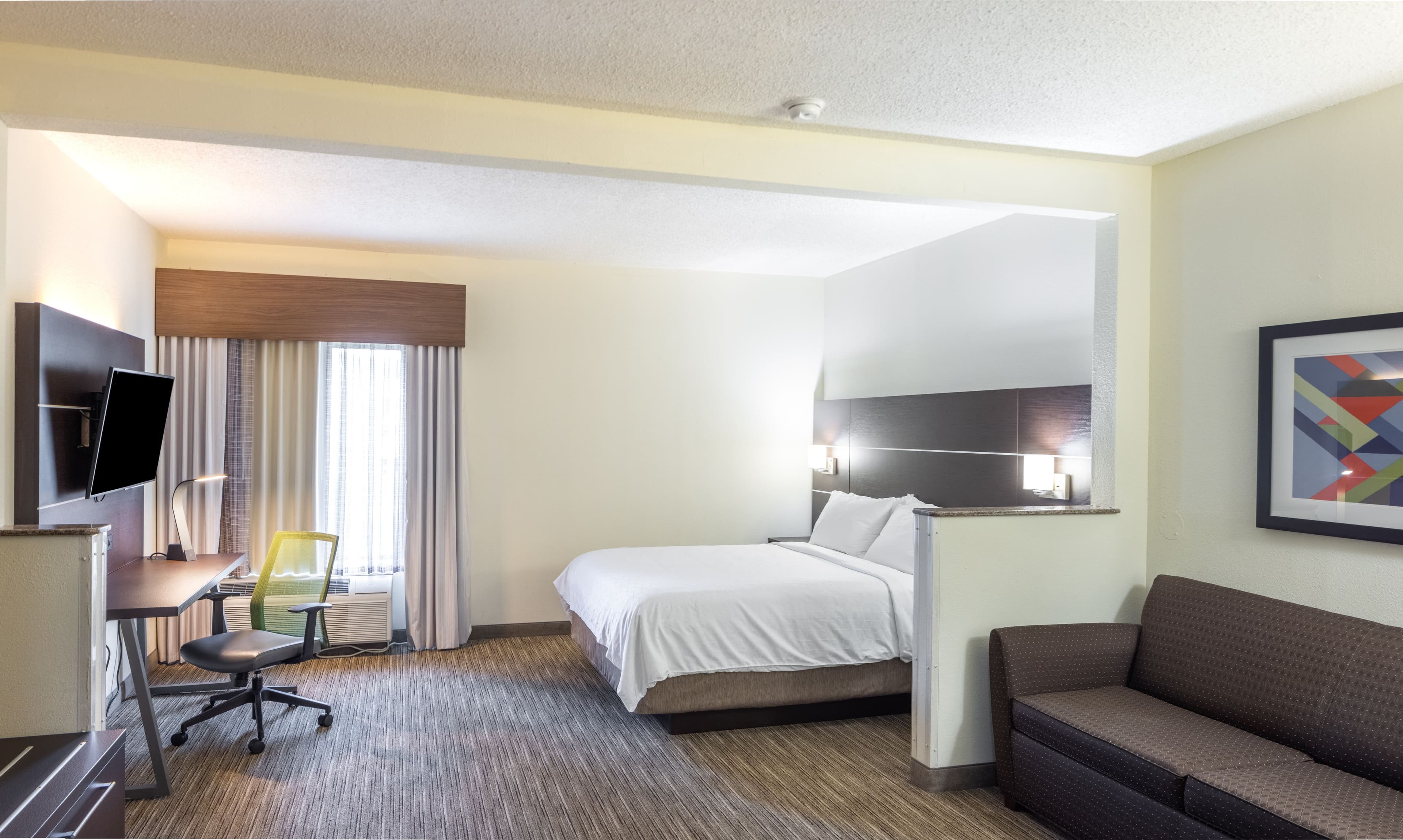 Holiday Inn Express & Suites Fort Payne — 32