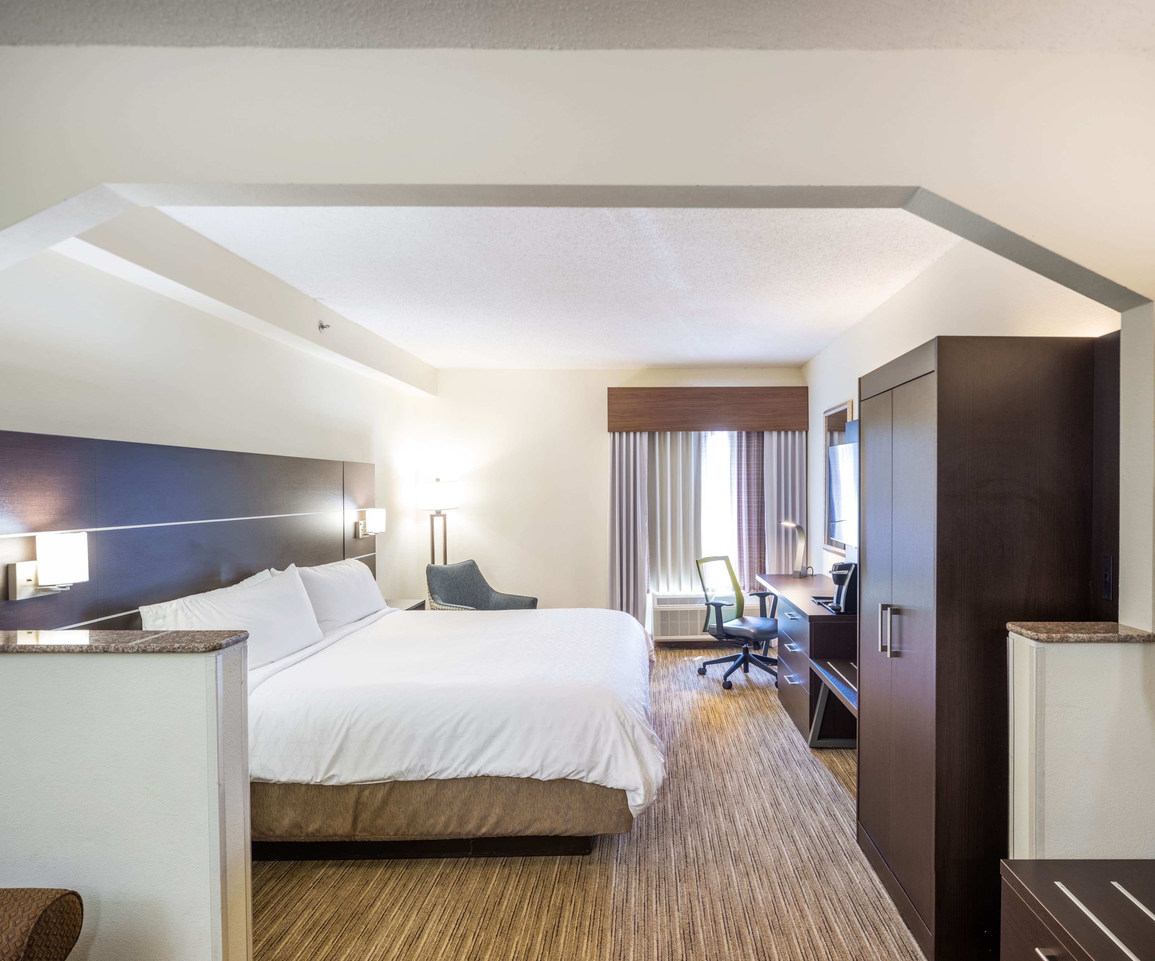 Holiday Inn Express & Suites Fort Payne — 27