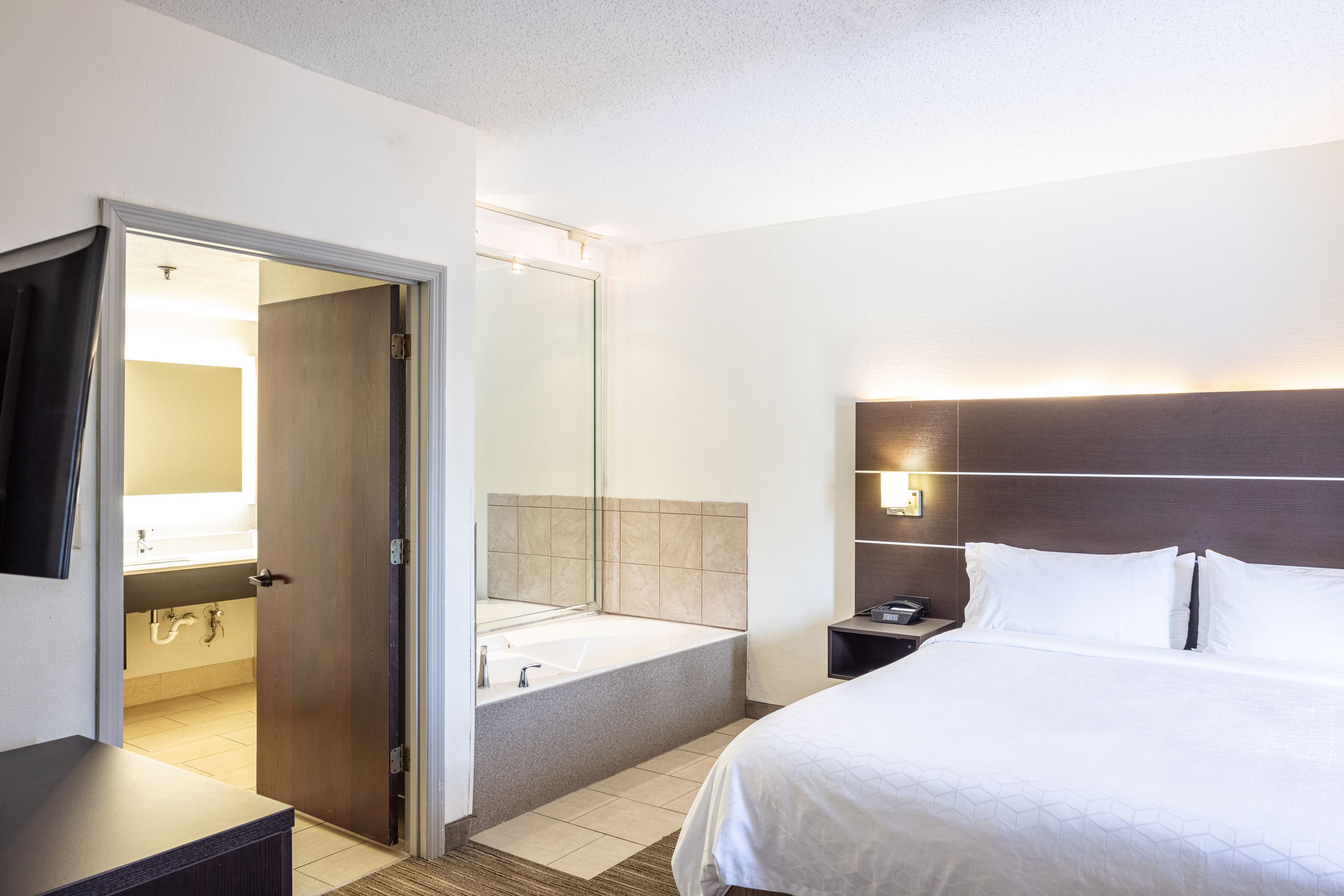 Holiday Inn Express & Suites Fort Payne — 25