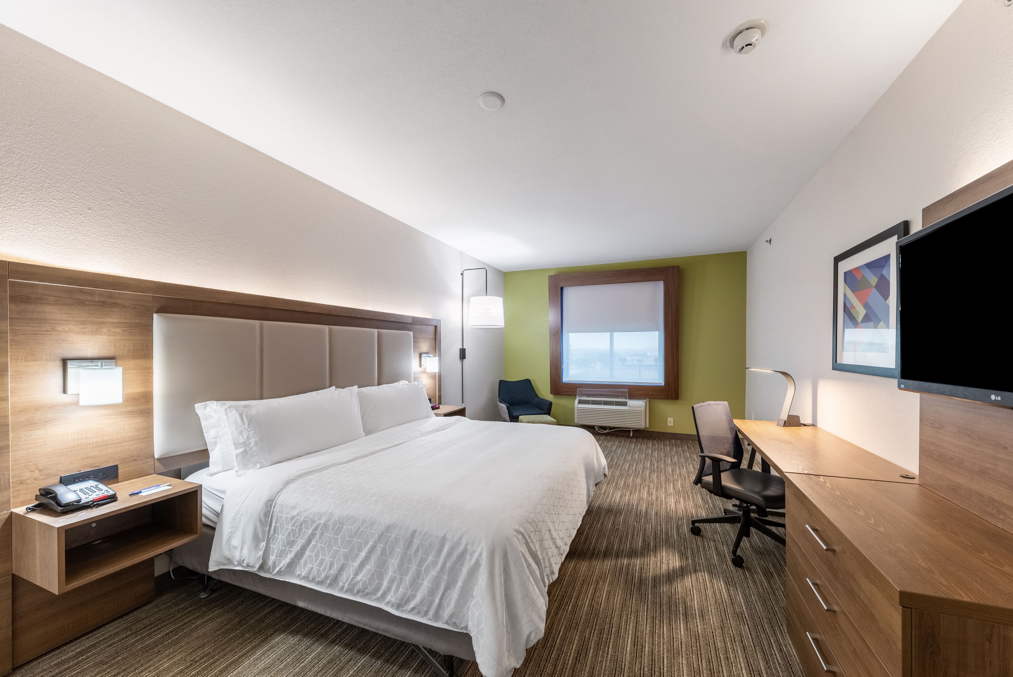 Holiday Inn Express & Suites Fort Worth - Fossil Creek — 2