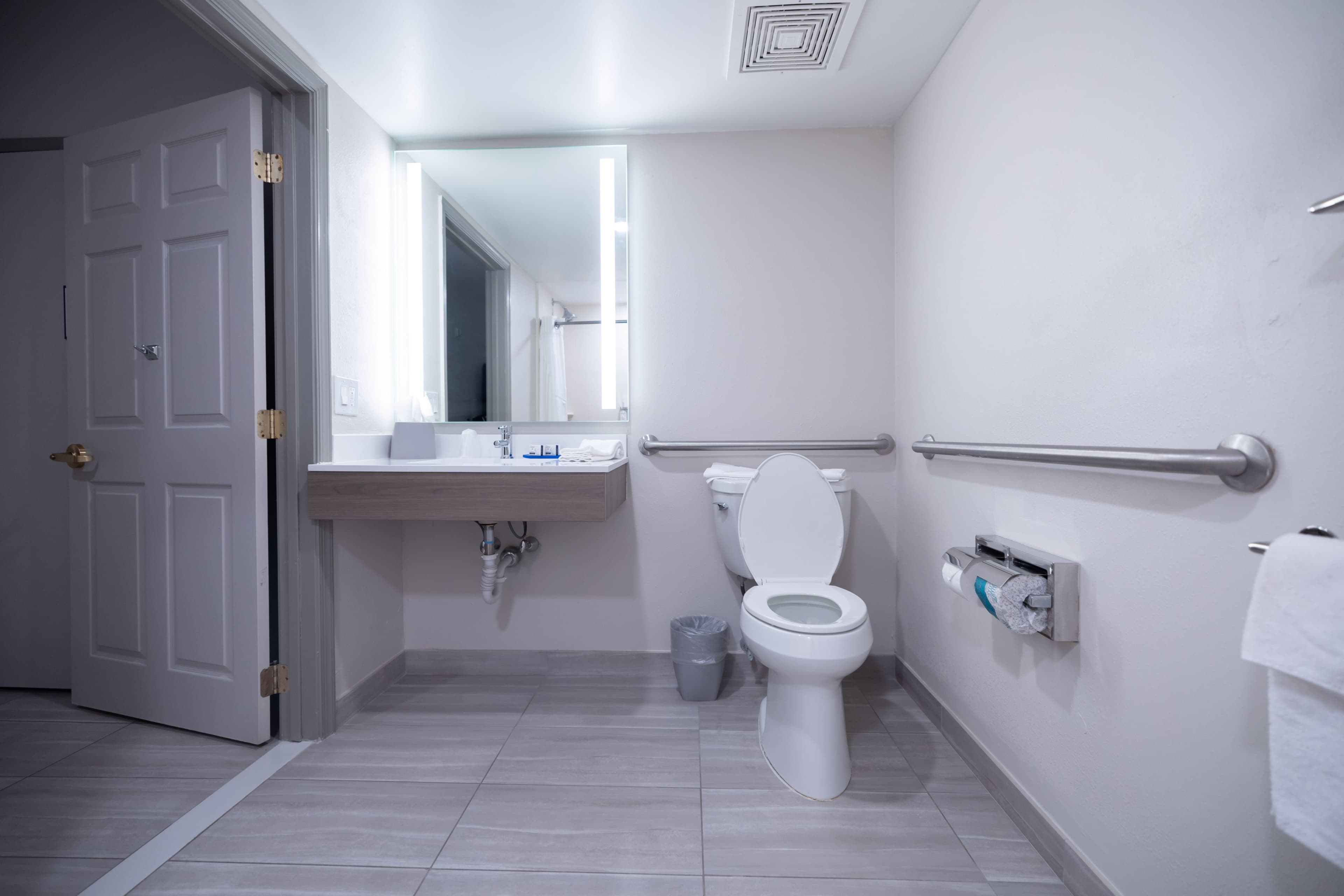 Holiday Inn Express & Suites Frackville - Image 4