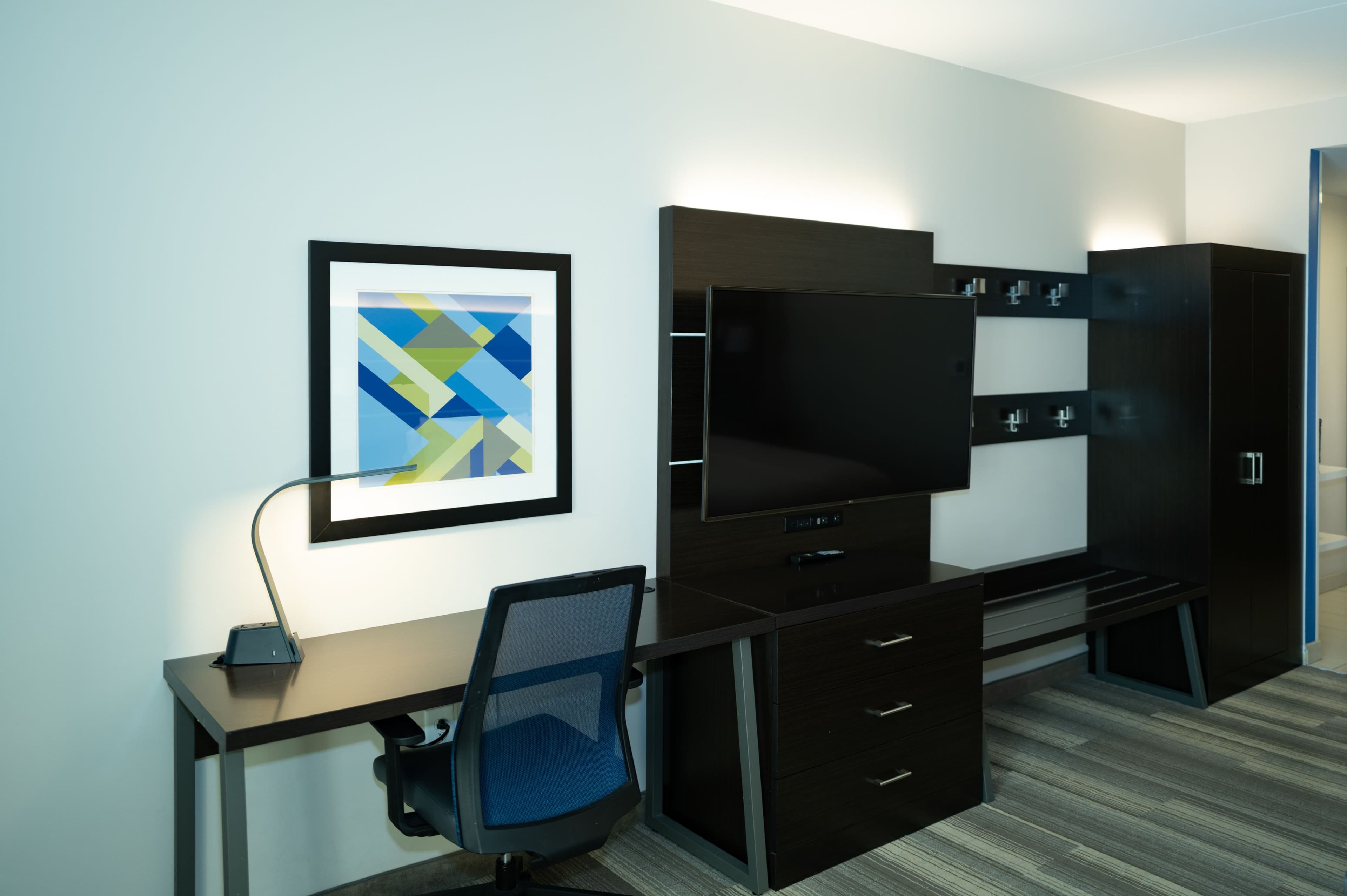 Holiday Inn Express & Suites Franklin - Berry Farms — 9
