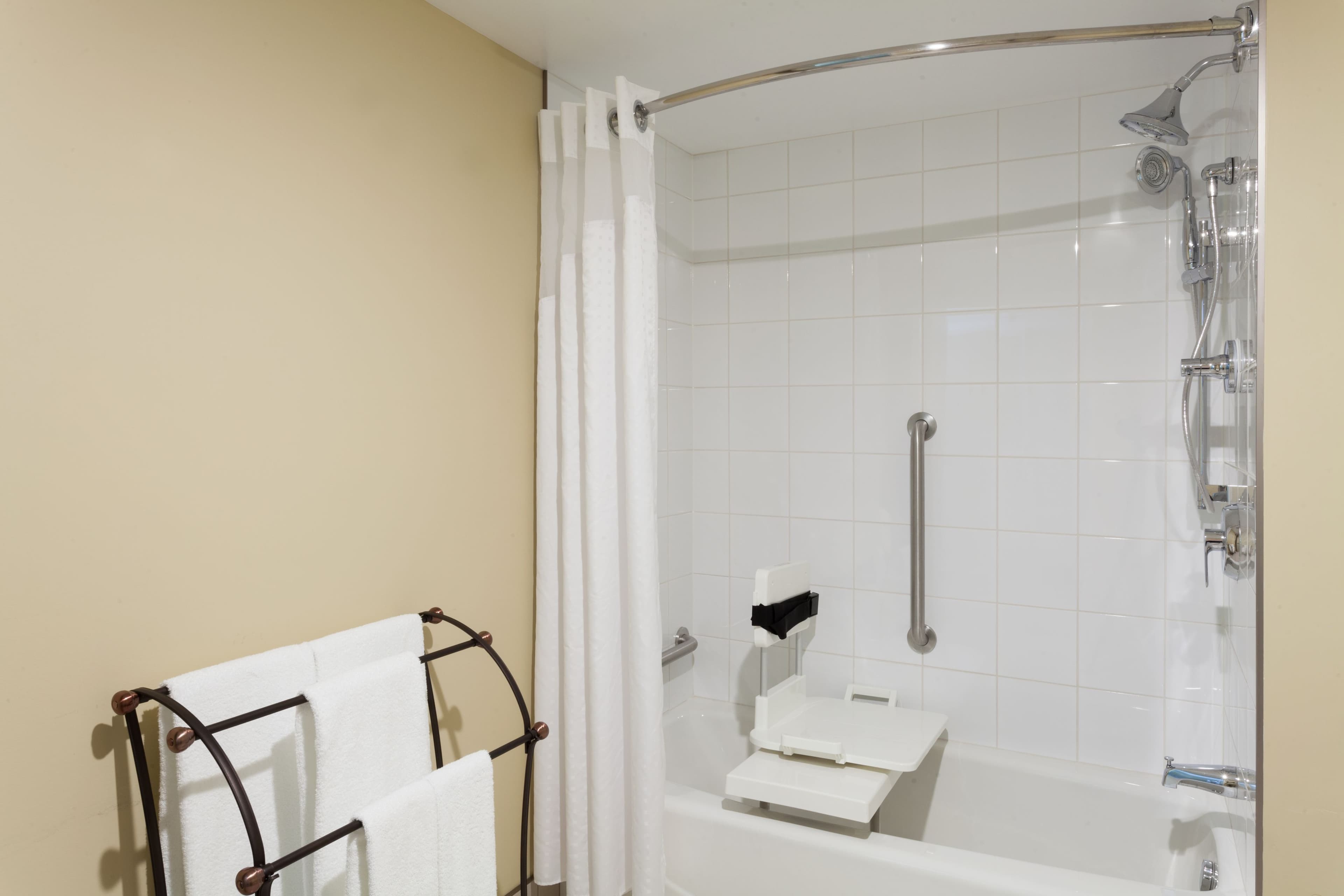 Holiday Inn Express & Suites Fredericton — 8