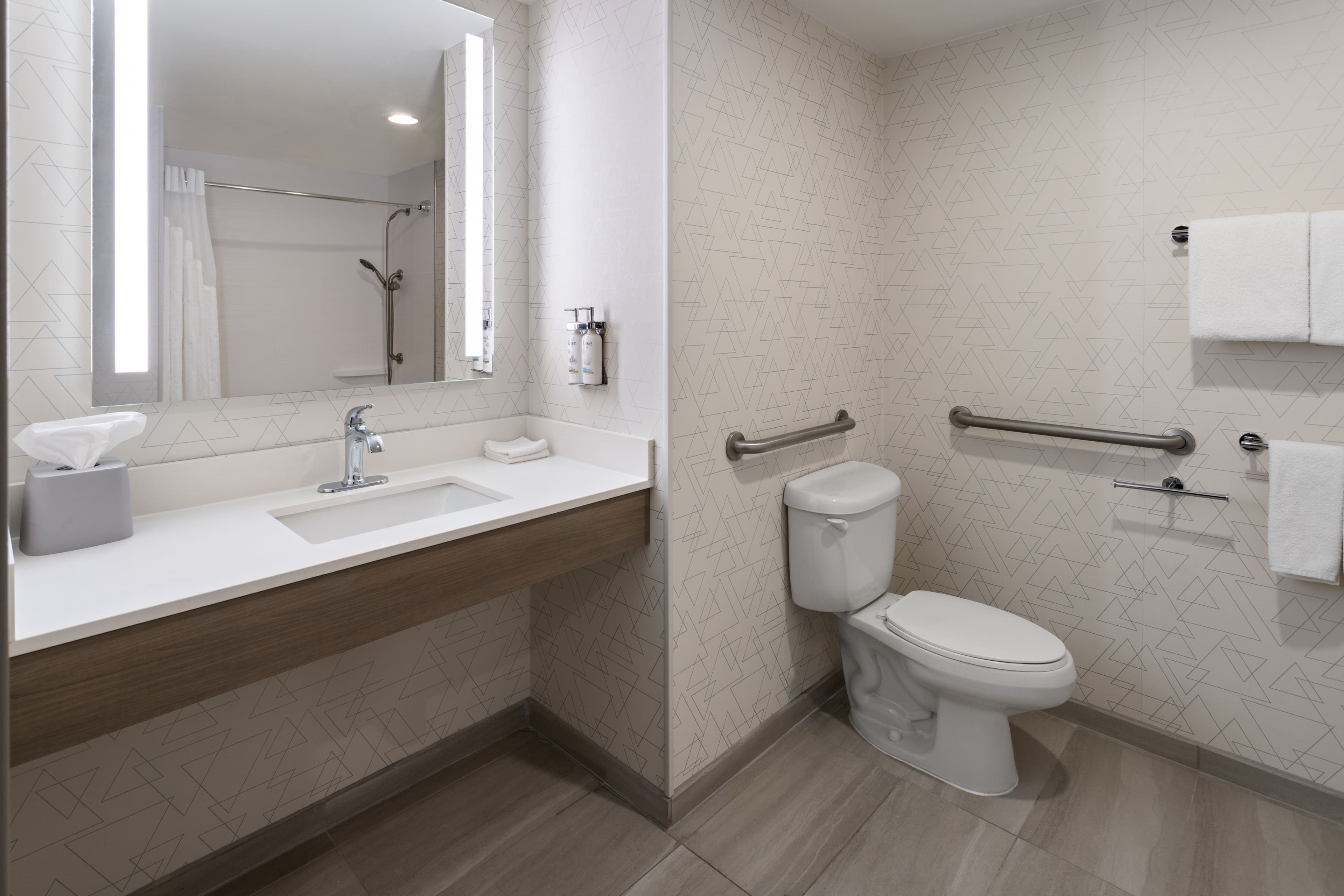 Holiday Inn Express & Suites Freeport - Brunswick Area — 19