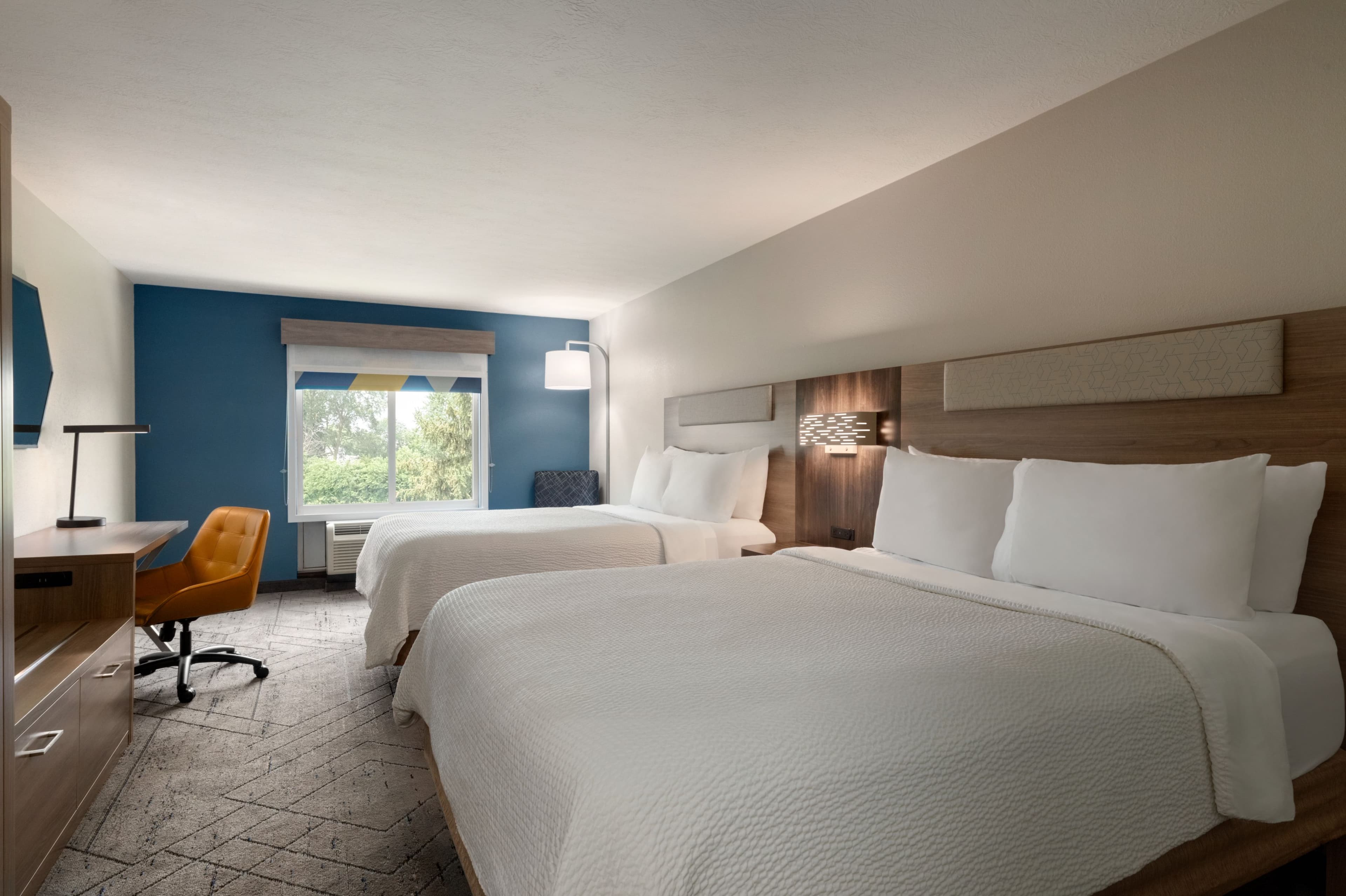 Holiday Inn Express & Suites North Fremont — 16