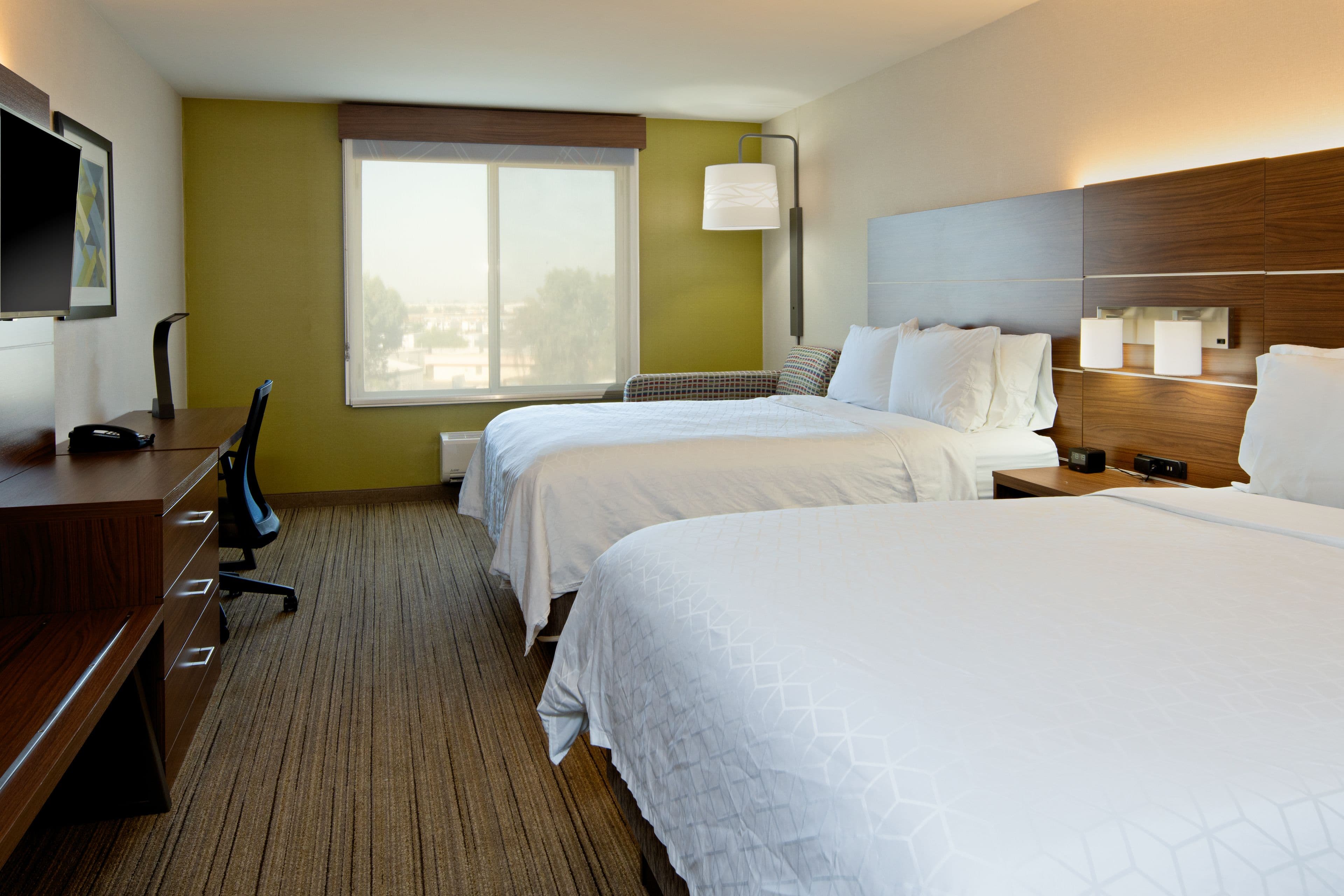 Holiday Inn Express & Suites Fresno South — 14