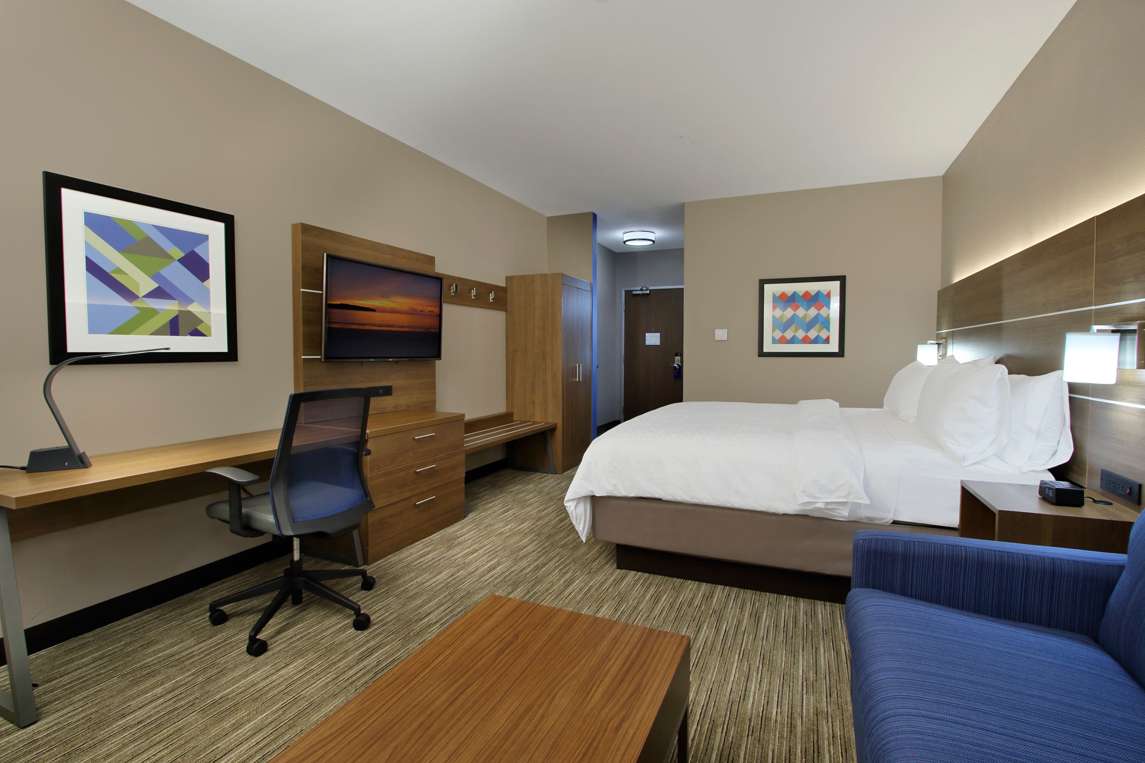 Holiday Inn Express & Suites Dallas-Frisco NW Toyota Stdm - Image 2
