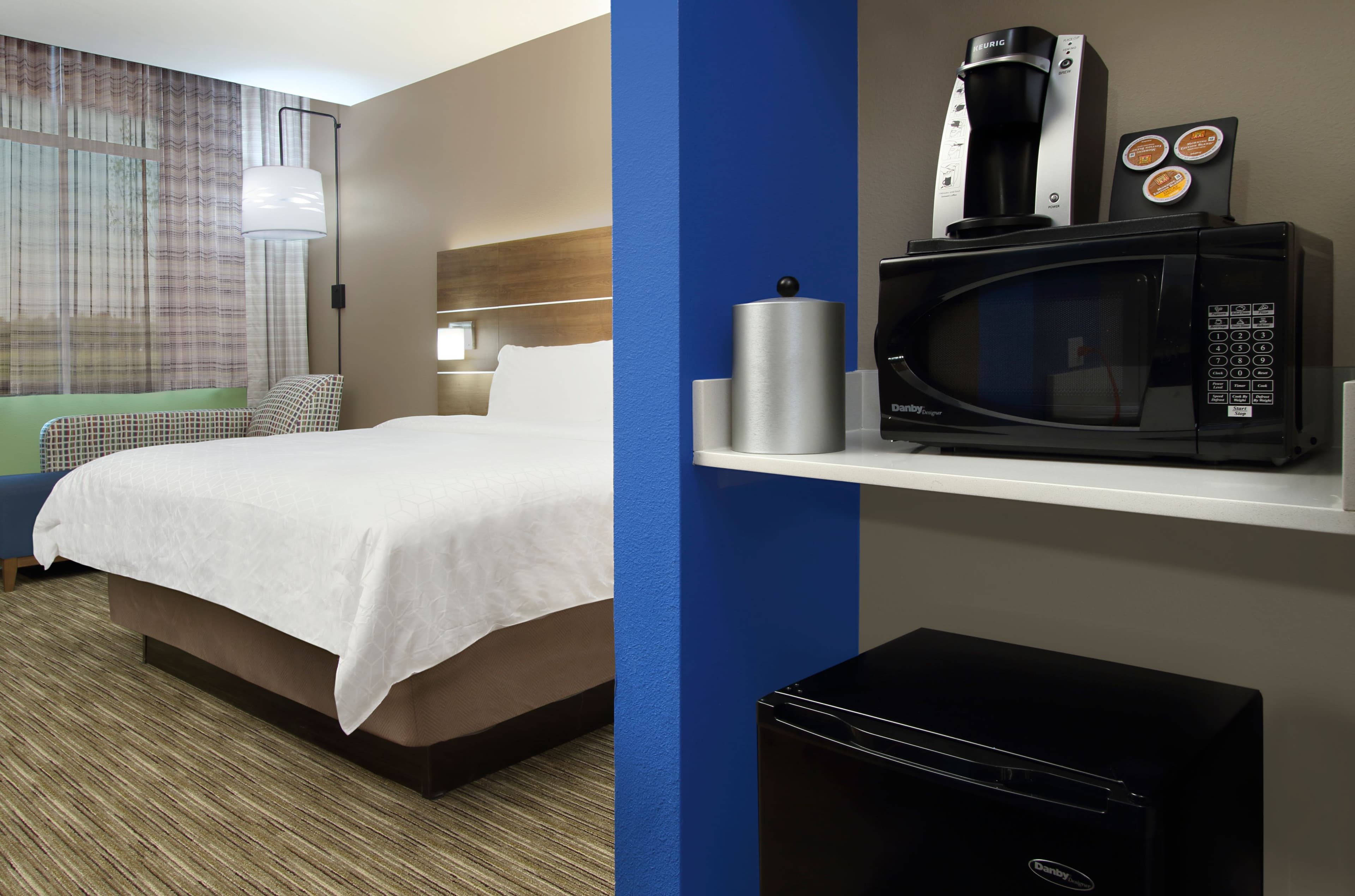 Holiday Inn Express & Suites Dallas-Frisco NW Toyota Stdm - Image 5