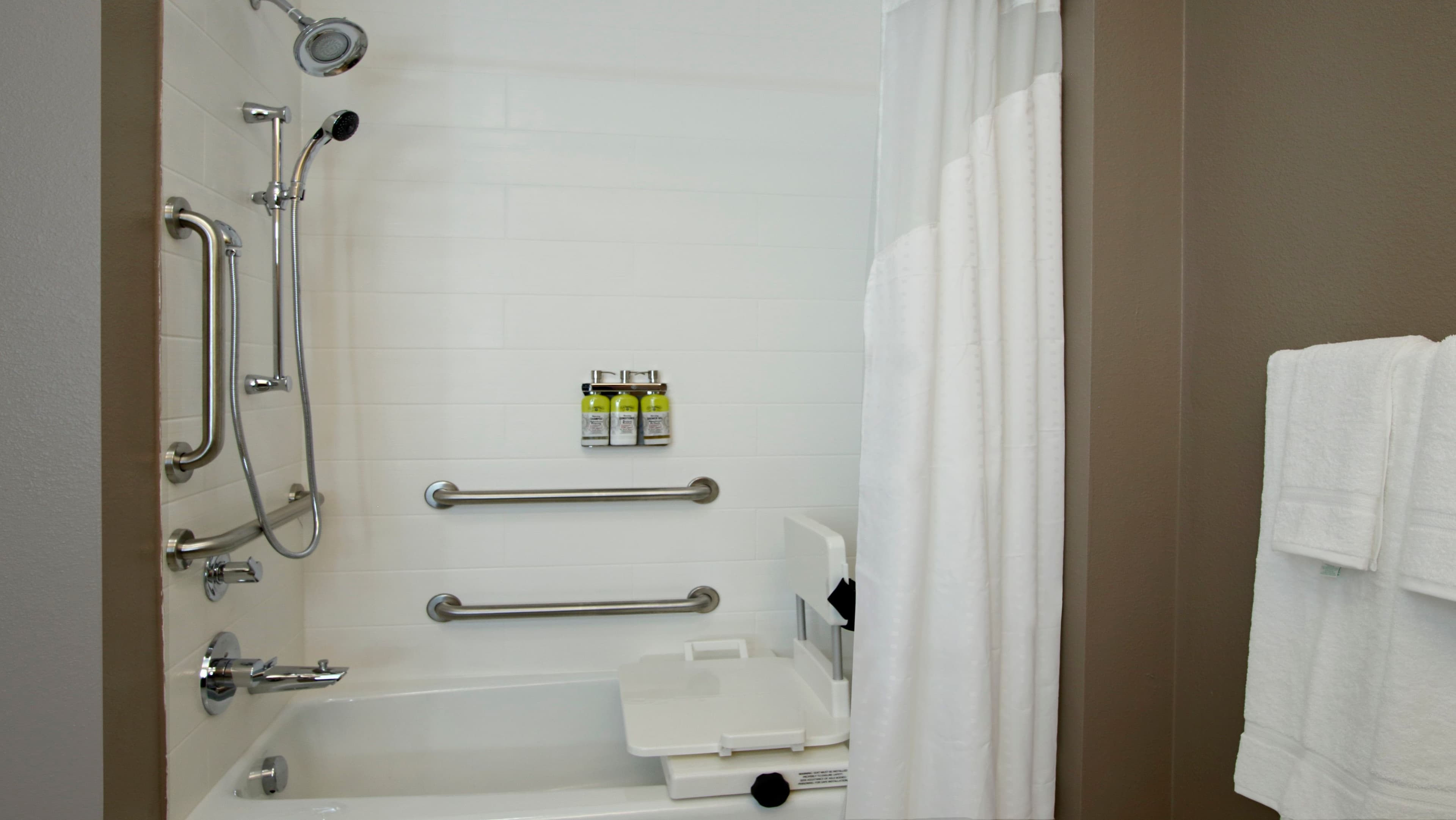 Holiday Inn Express & Suites Dallas-Frisco NW Toyota Stdm — 16