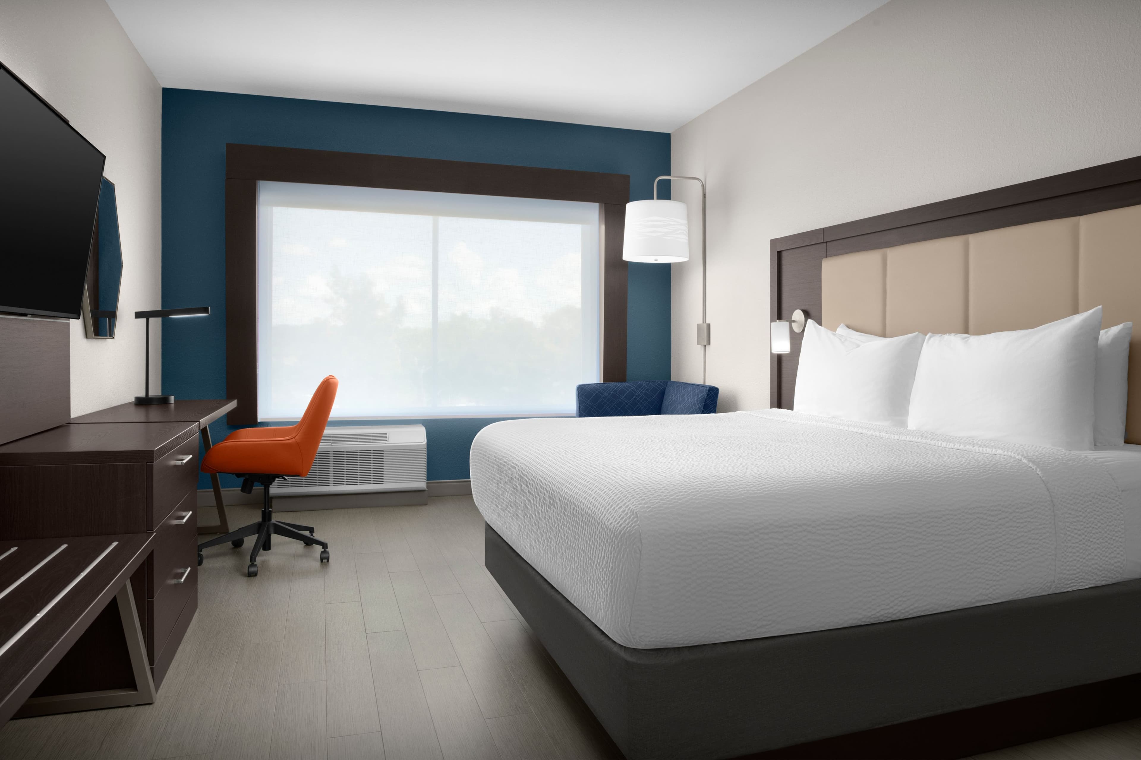 Holiday Inn Express & Suites Birmingham North - Fultondale - Image 4
