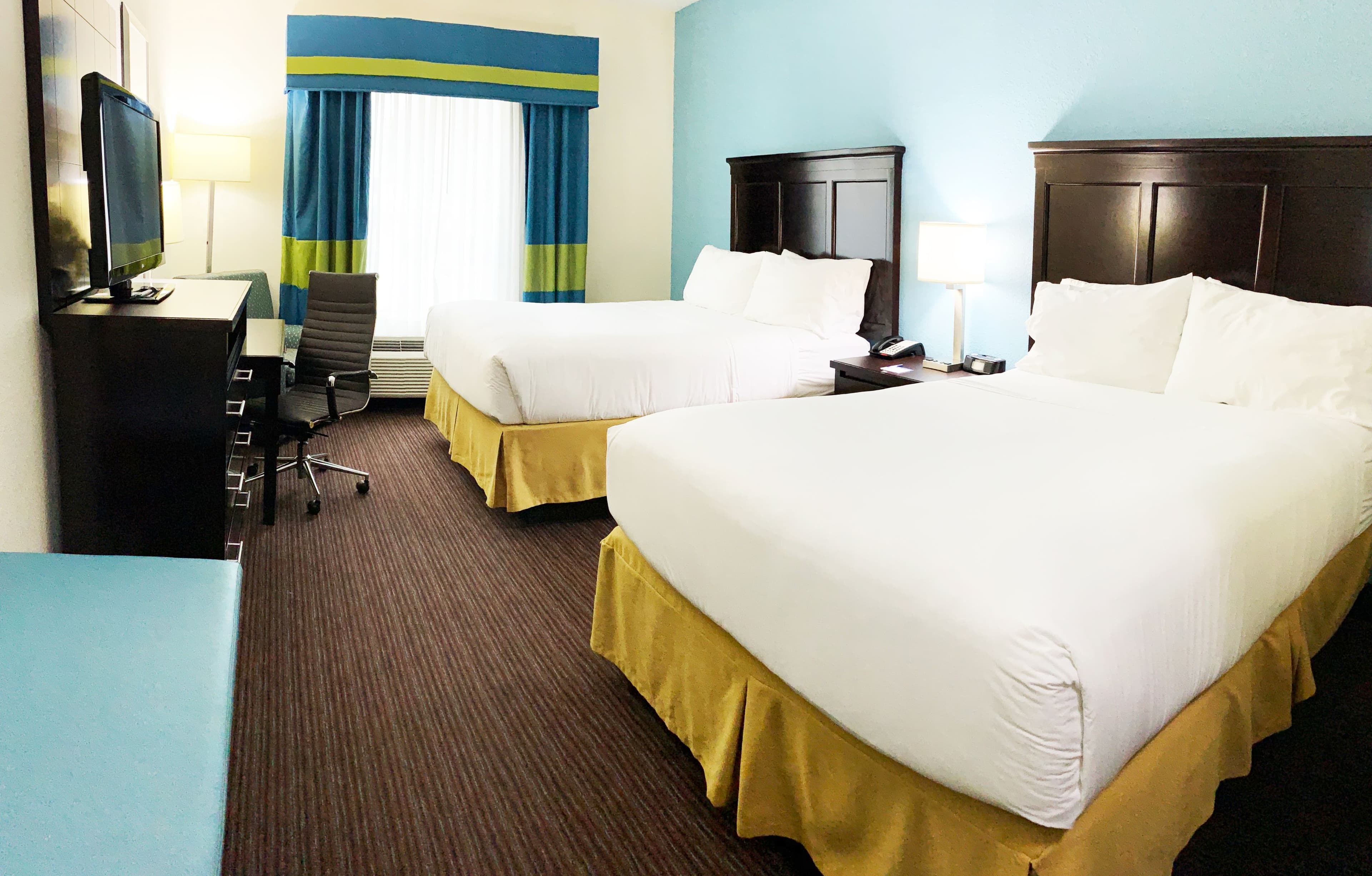 Holiday Inn Express & Suites Gainesville — 10