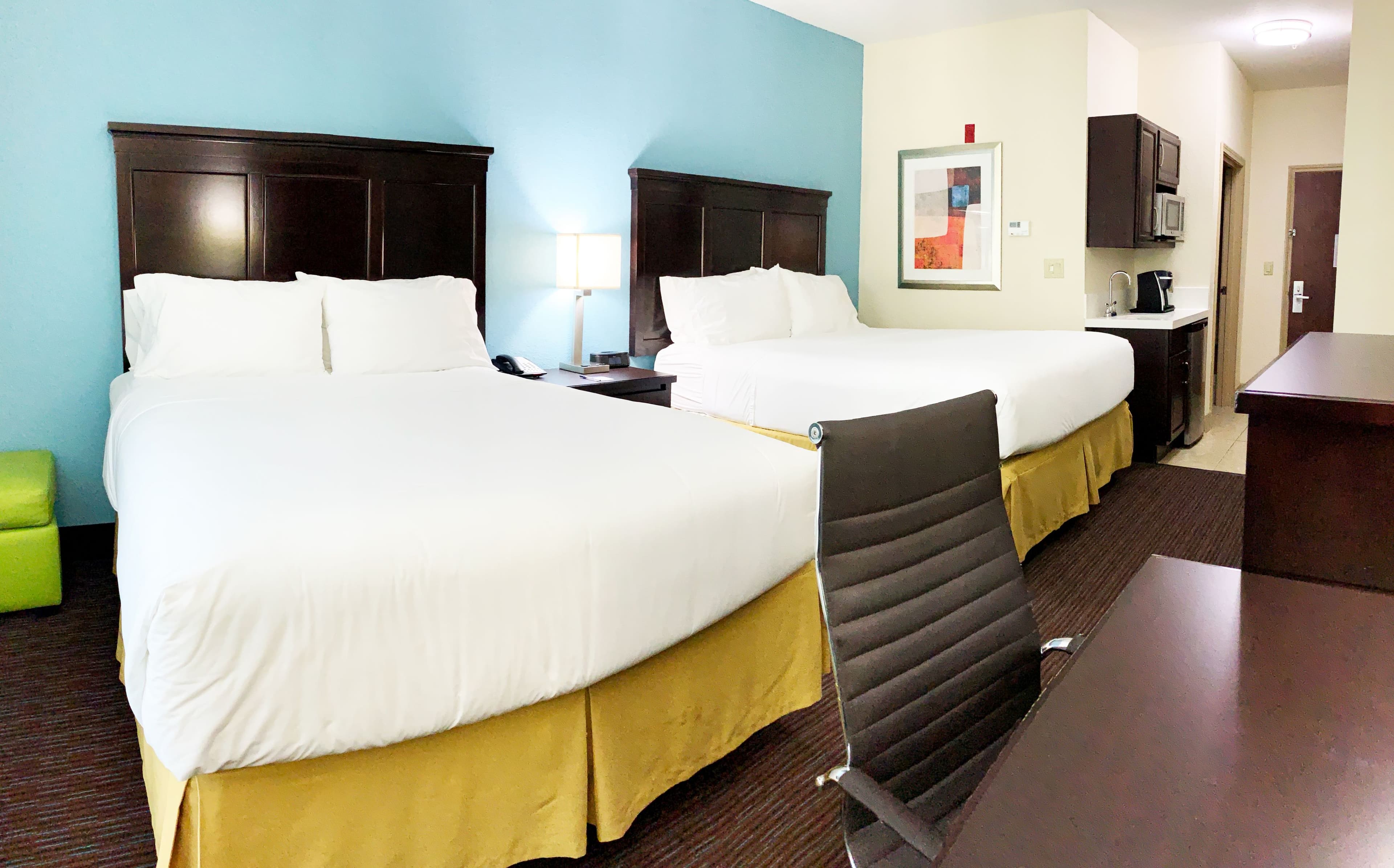 Holiday Inn Express & Suites Gainesville — 11