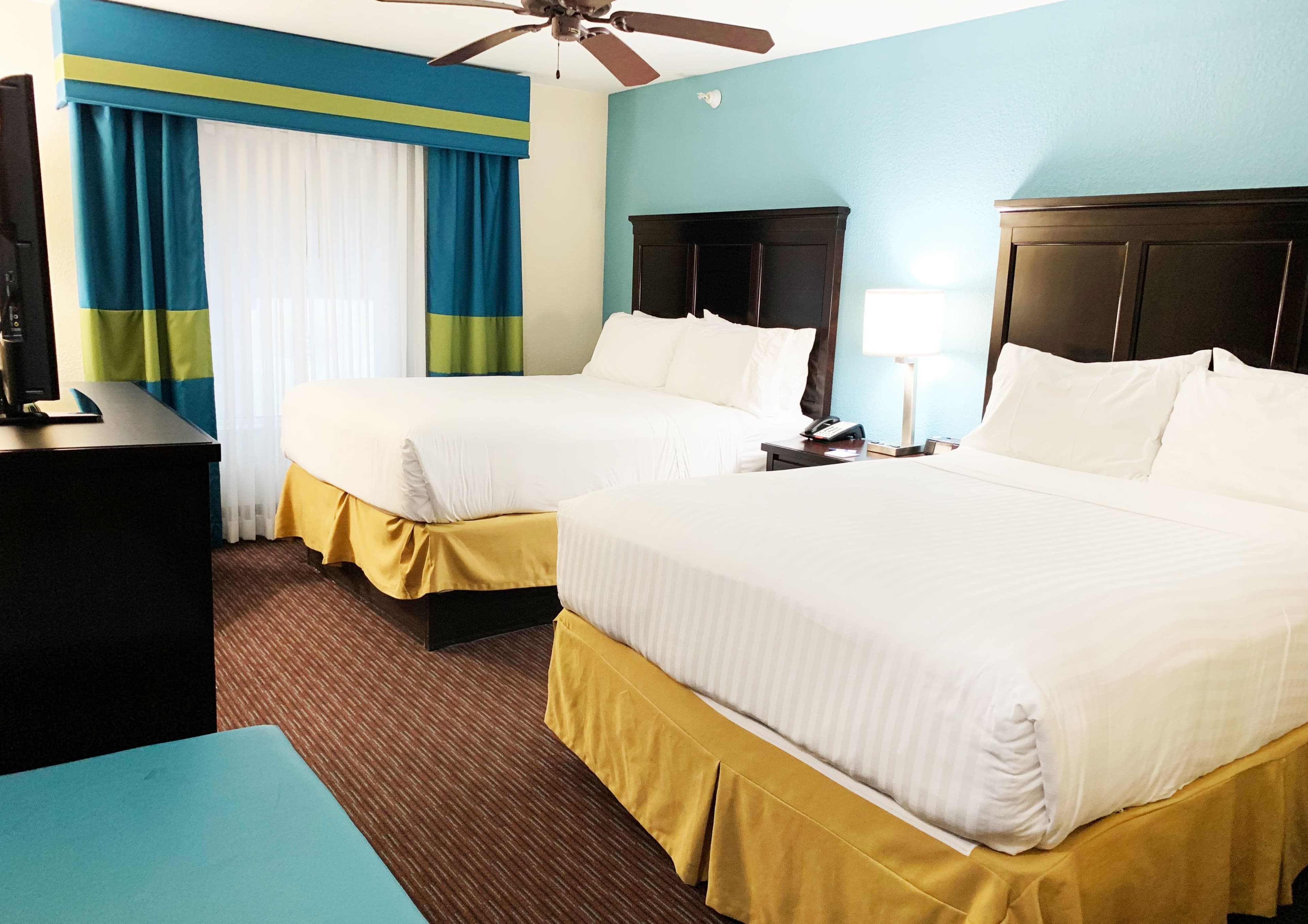Holiday Inn Express & Suites Gainesville — 7